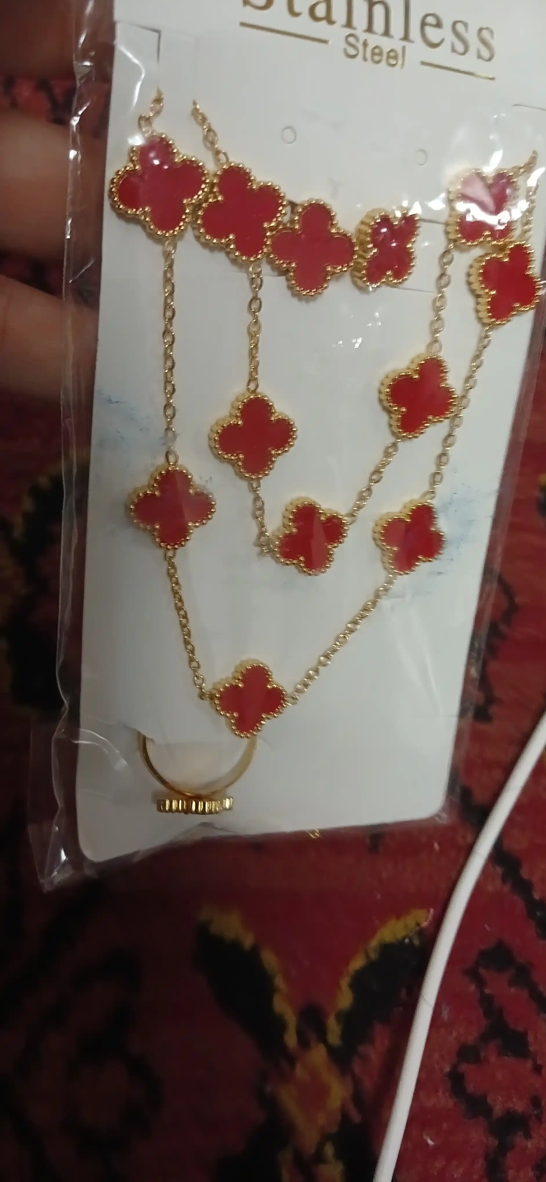 VAN CLEEF Taqinchoqlar to‘plami, uzuk, ziraklar, zanjir va bilaguzuk