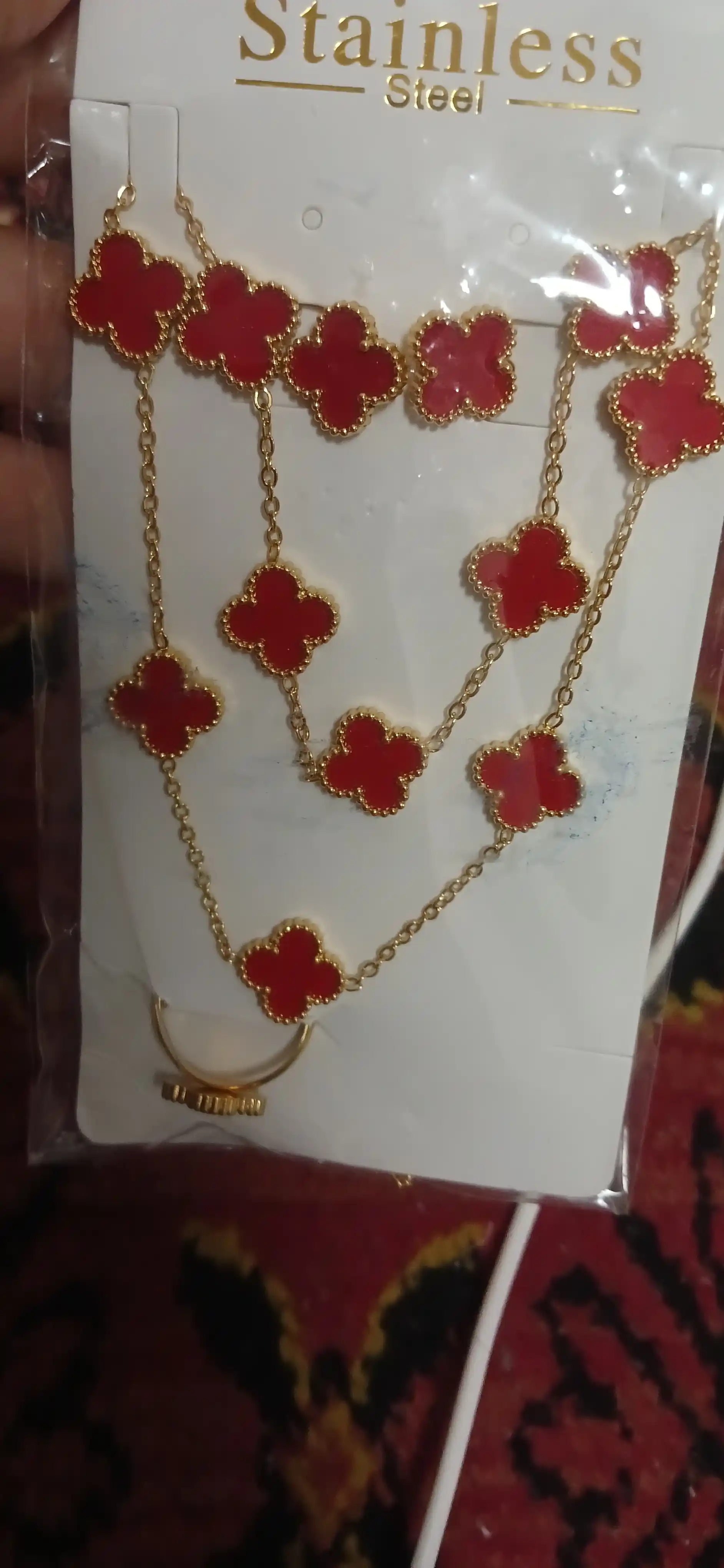 VAN CLEEF Taqinchoqlar to‘plami, uzuk, ziraklar, zanjir va bilaguzuk