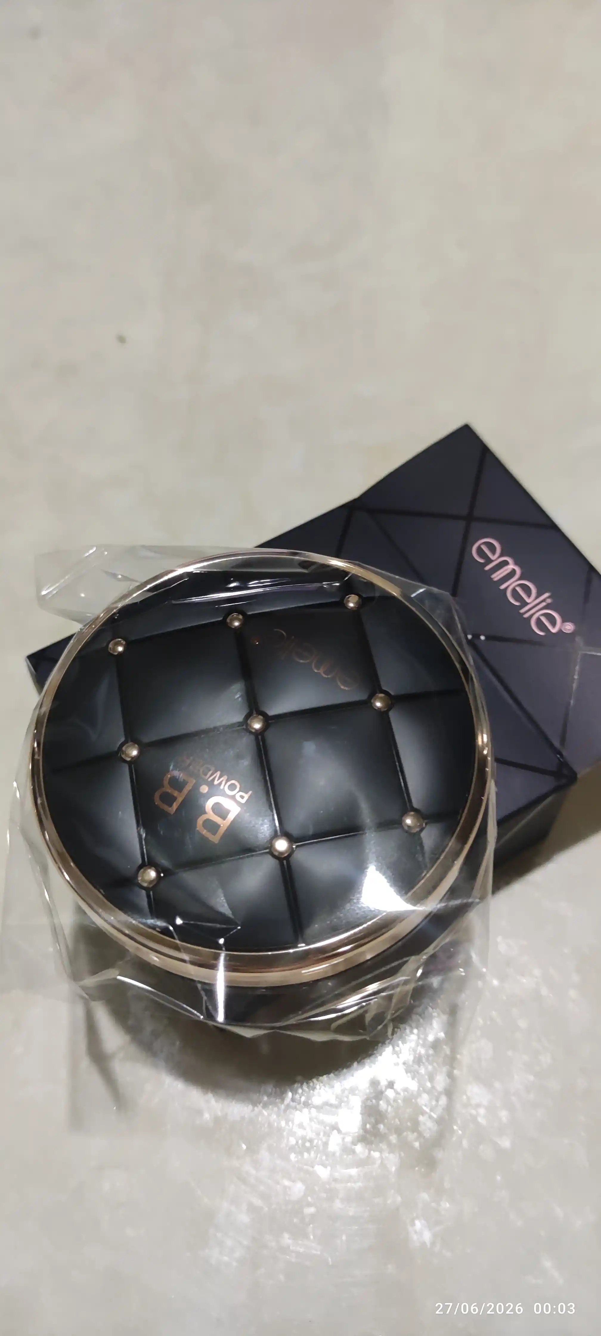 Пудра для лица, Emelie Professional Mattifying Face Powder — матирующая пудра