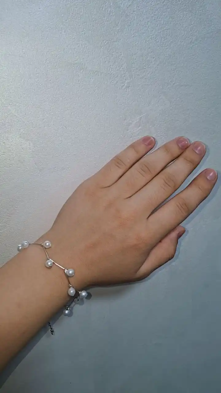 Ayollar uchun choker va braslet to‘plami – nafis bo‘yin taqinchog‘i va qo‘l aksessuari