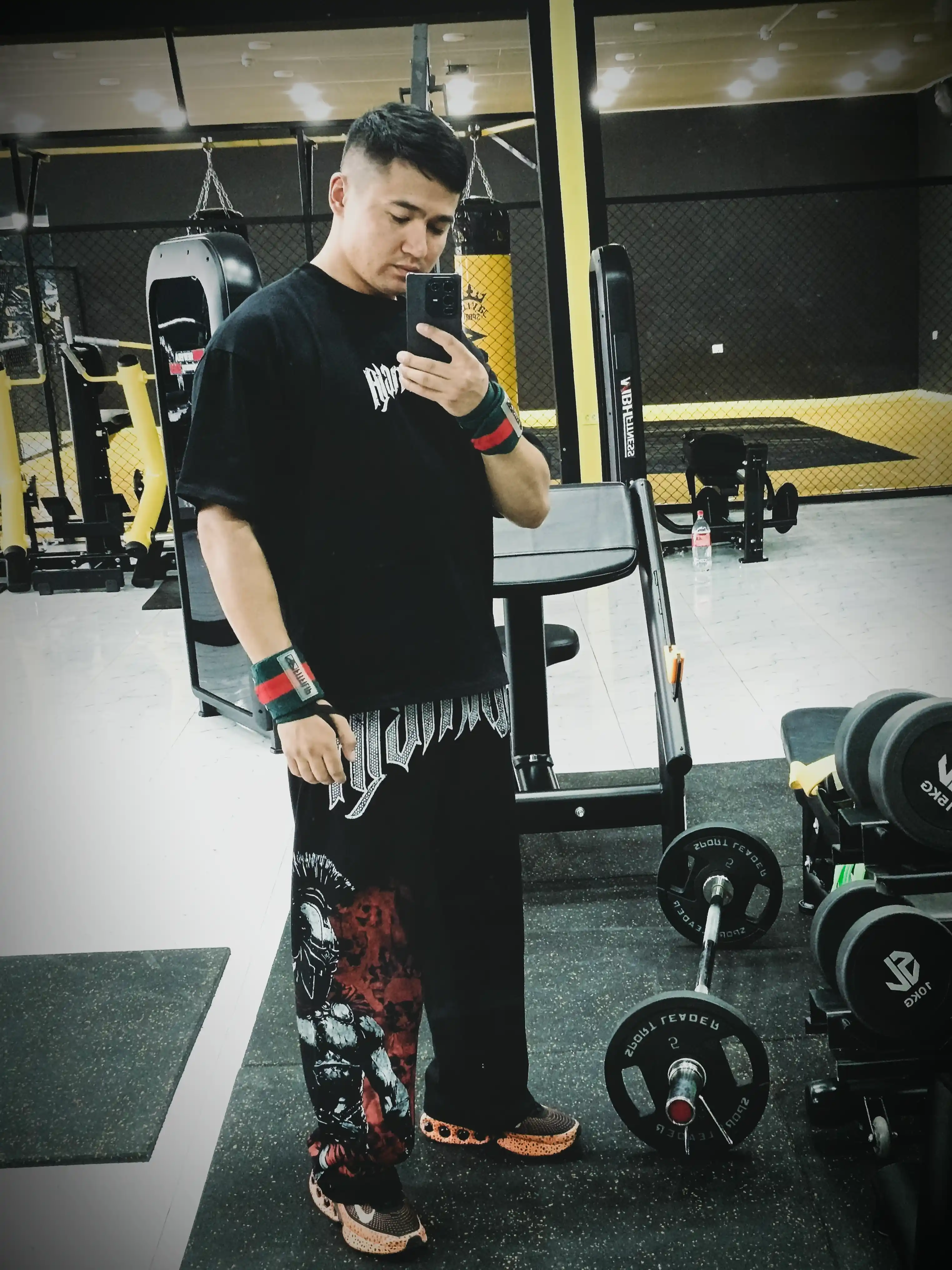 Erkaklar uchun sport shimlar — joggerlar YOUNGLA va GYMSHARK