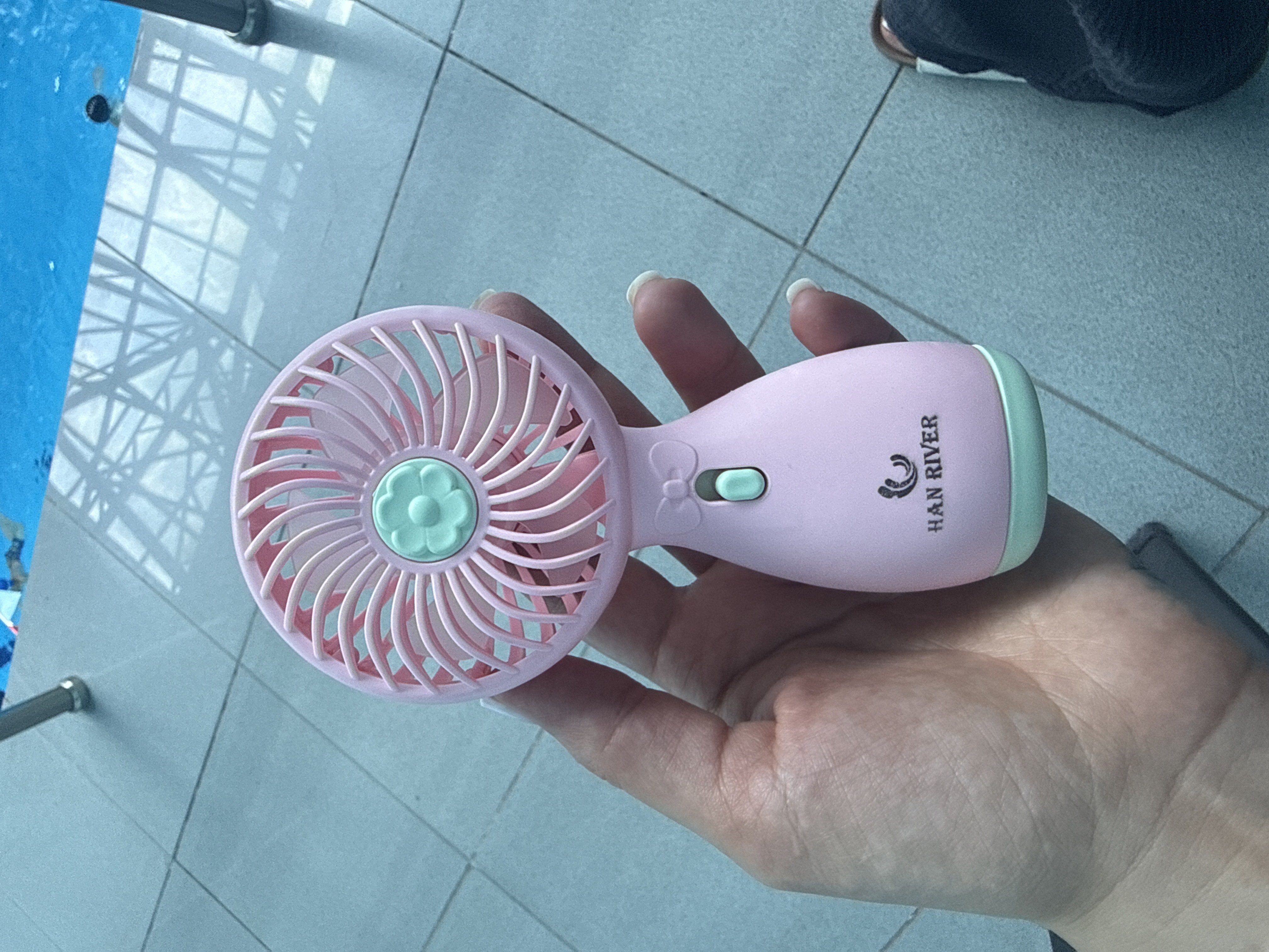 Mini qo'l ventilyatori, USB, portativ，HAN RIVER，120 darajali shamol tezligi