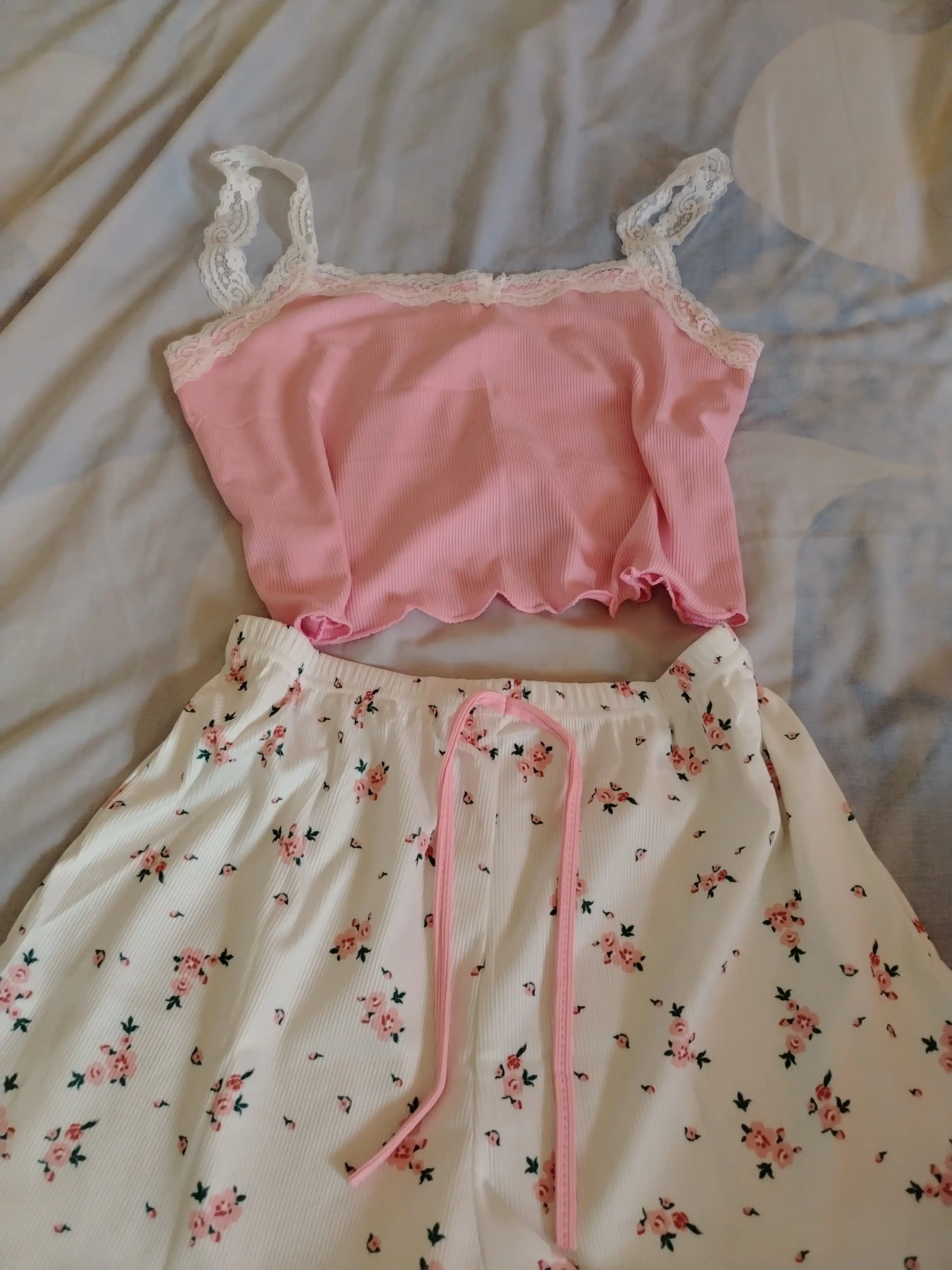 Ayollar uchun 2 ta 1 da yumshoq pijama