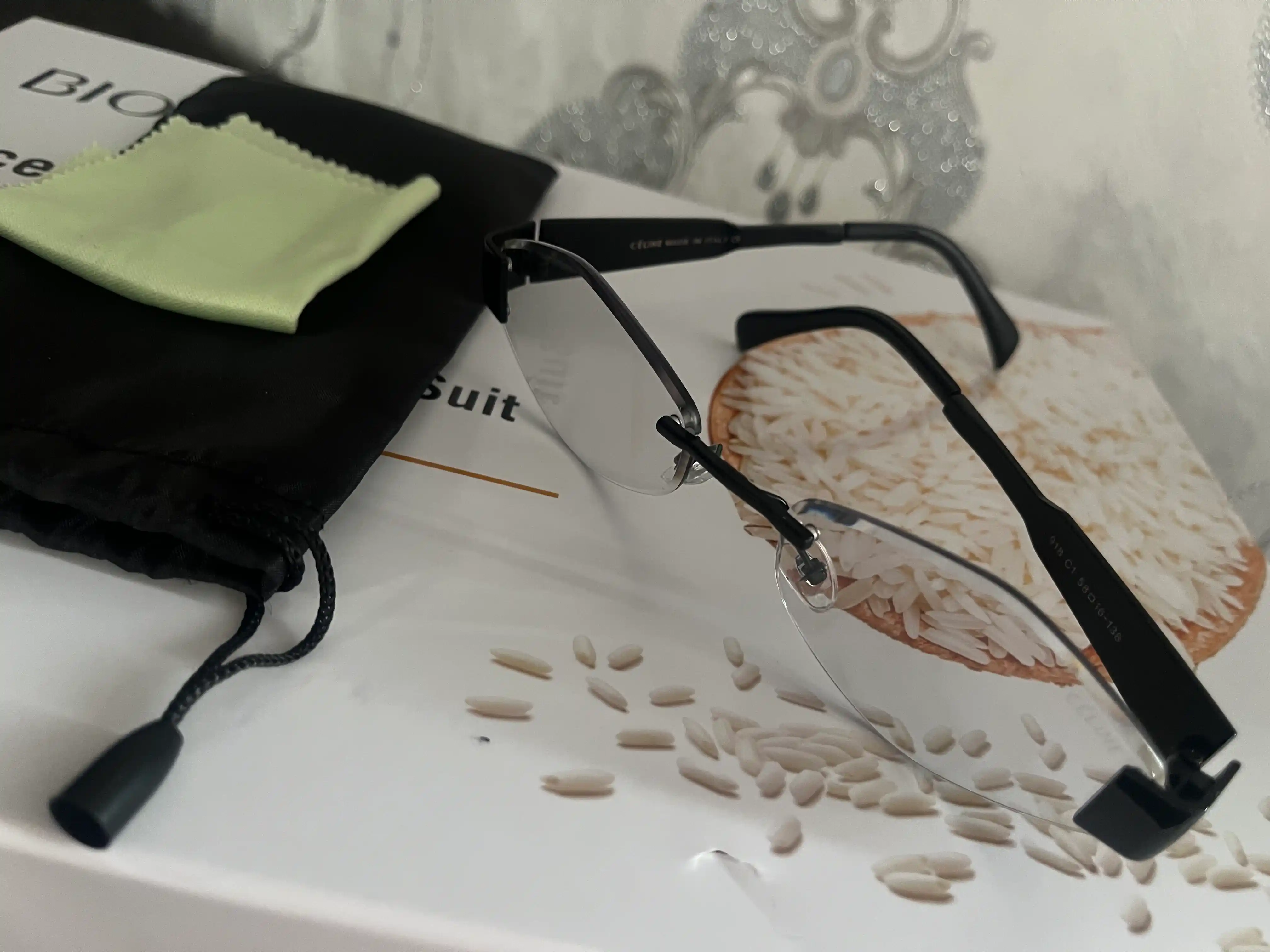 Ayollar quyoshdan himoyalovchi buqalamun ko‘zoynagi + bonus ko‘zoynak matosi + g‘ilof