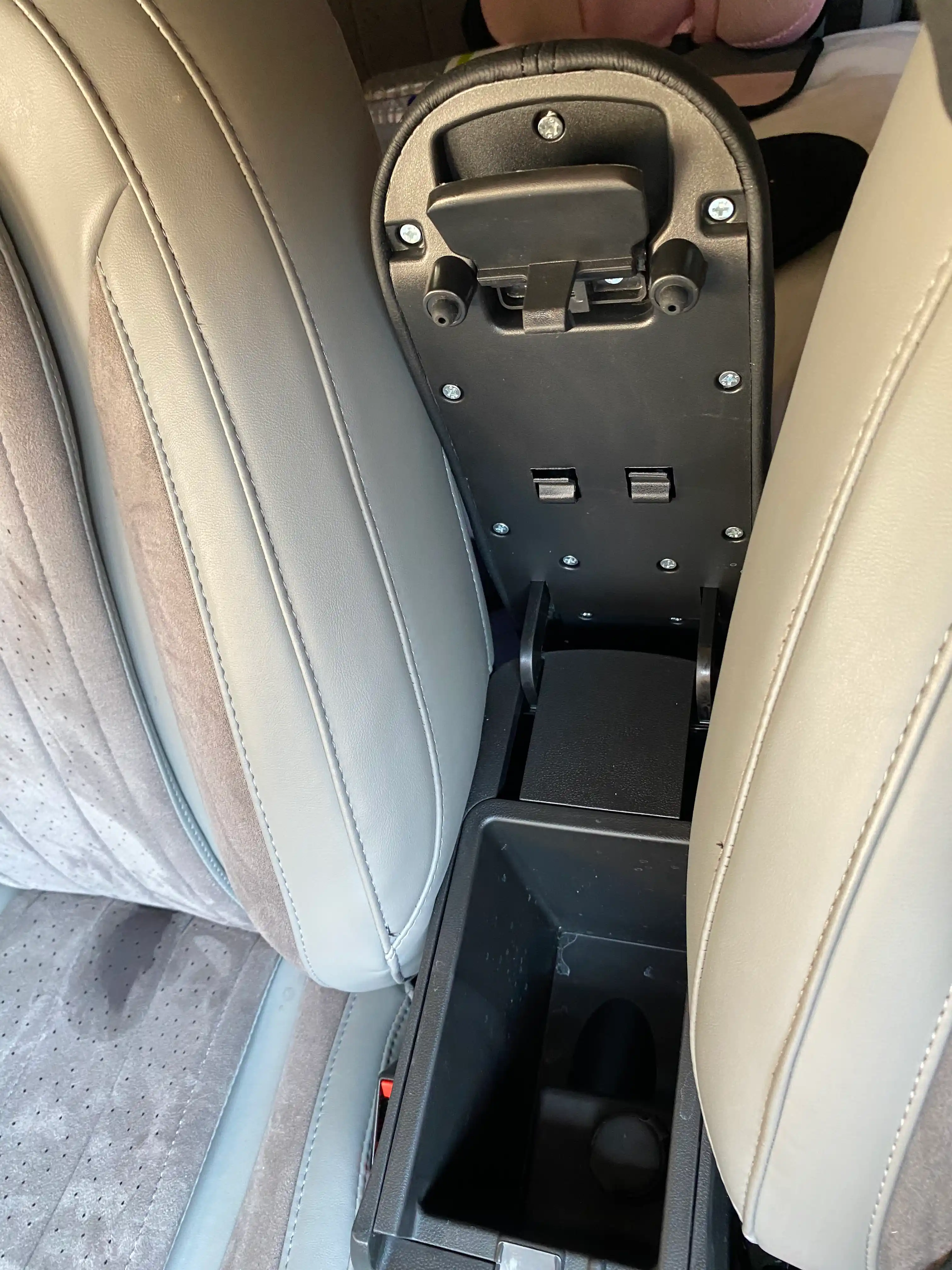 Подлокотник MS, предназначенный для автомобиля Chevrolet Cobalt