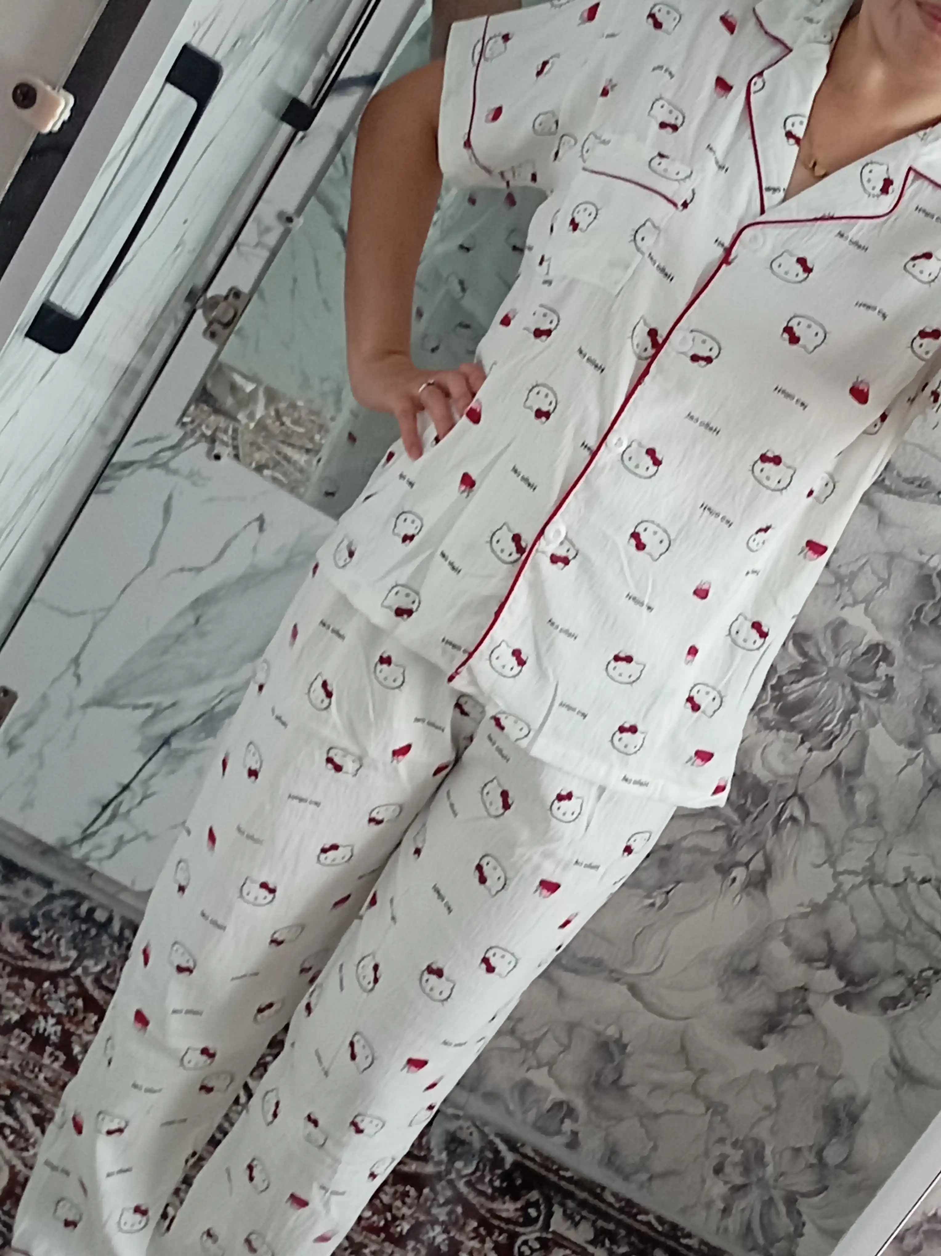 Ayollar pijamasi