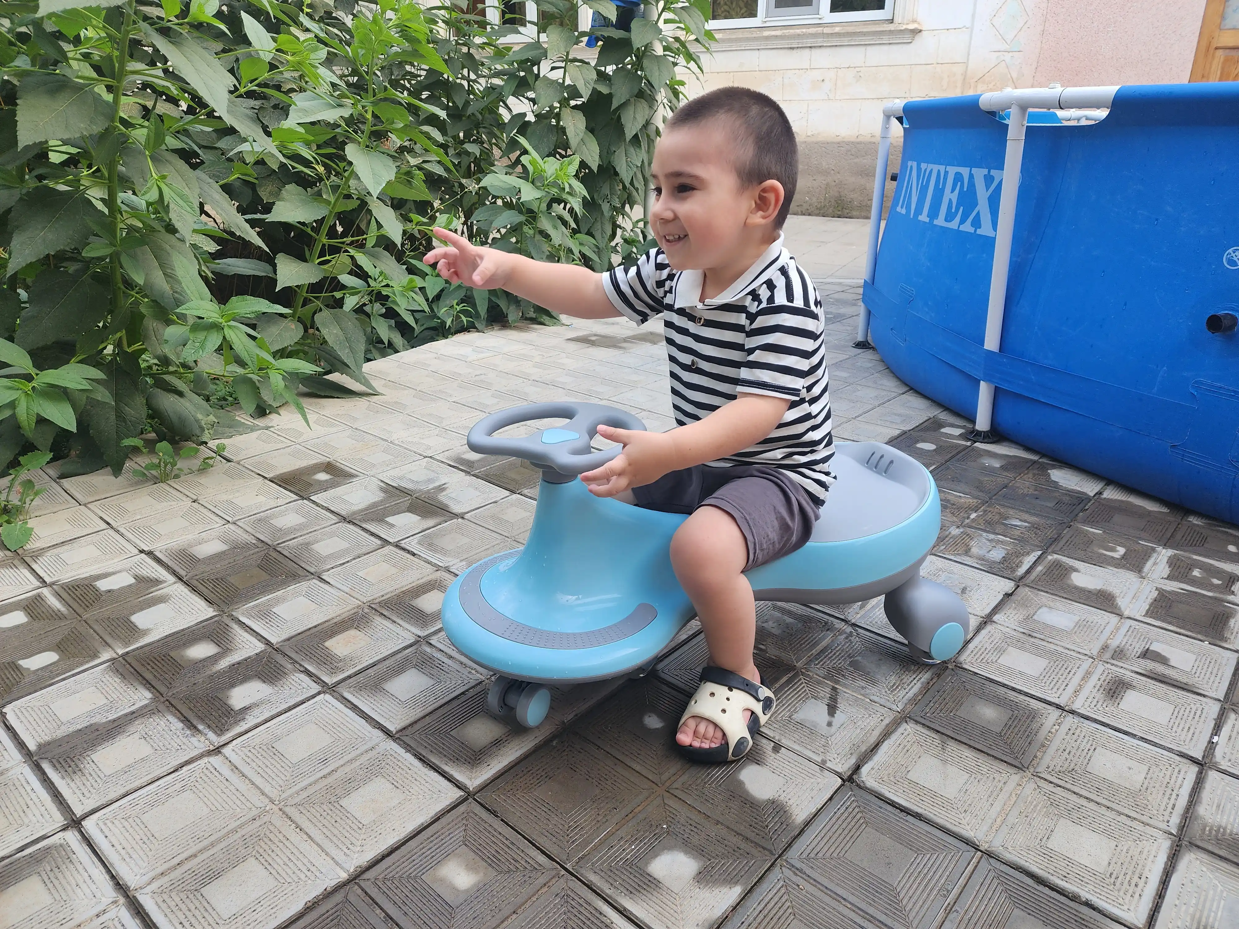 Bibicar "Lebei", pedalsiz yuradigan katalkа-mashinka, bolalar mashinachasi tolokar bibikar