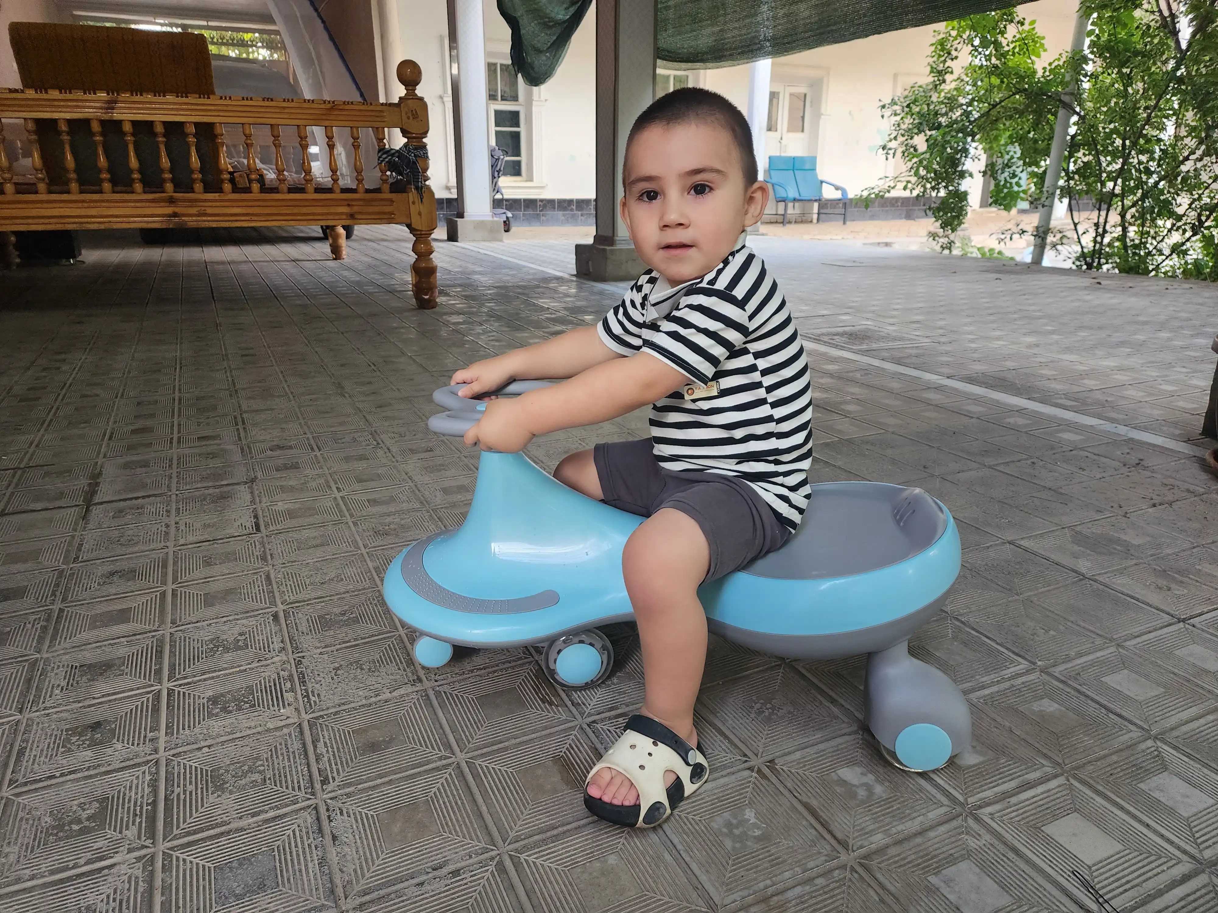 Bibicar "Lebei", pedalsiz yuradigan katalkа-mashinka, bolalar mashinachasi tolokar bibikar