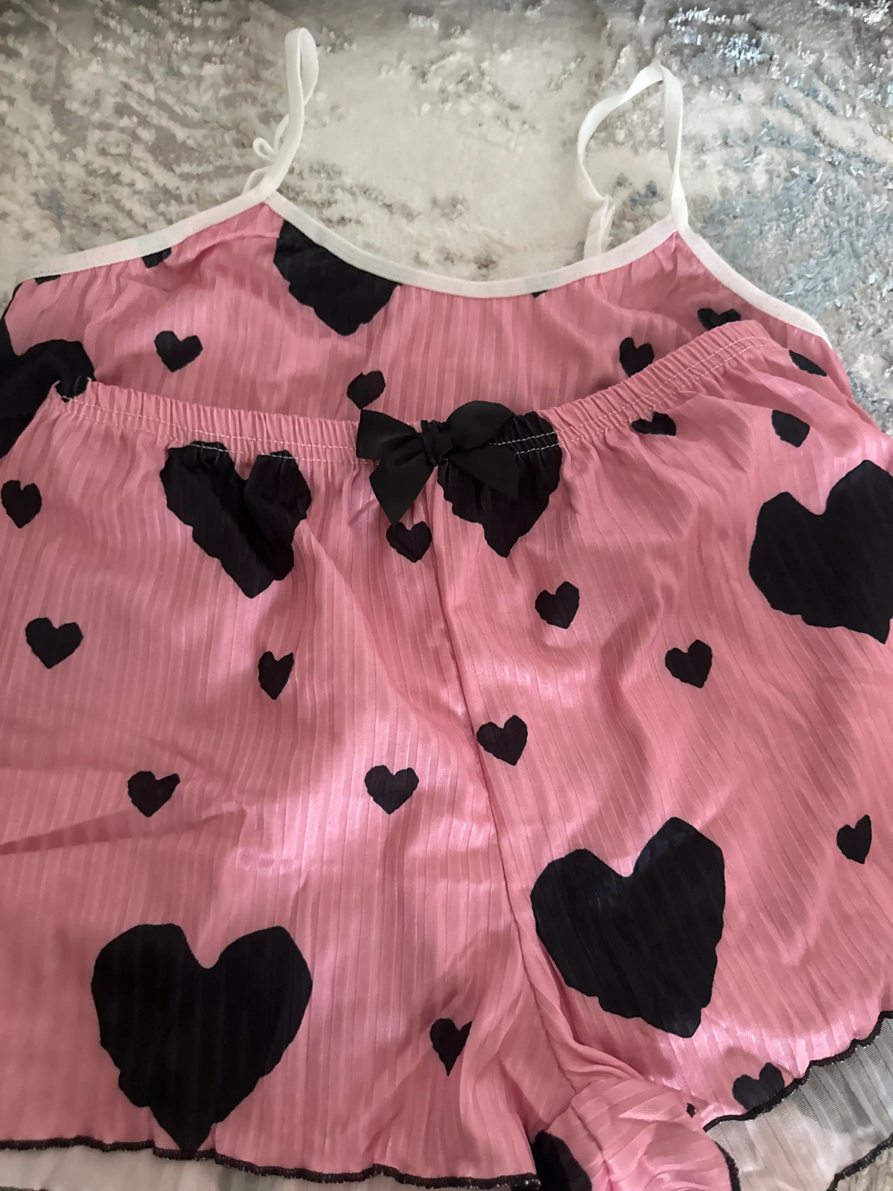 Pijama ayollar uchun, mayka va shortik