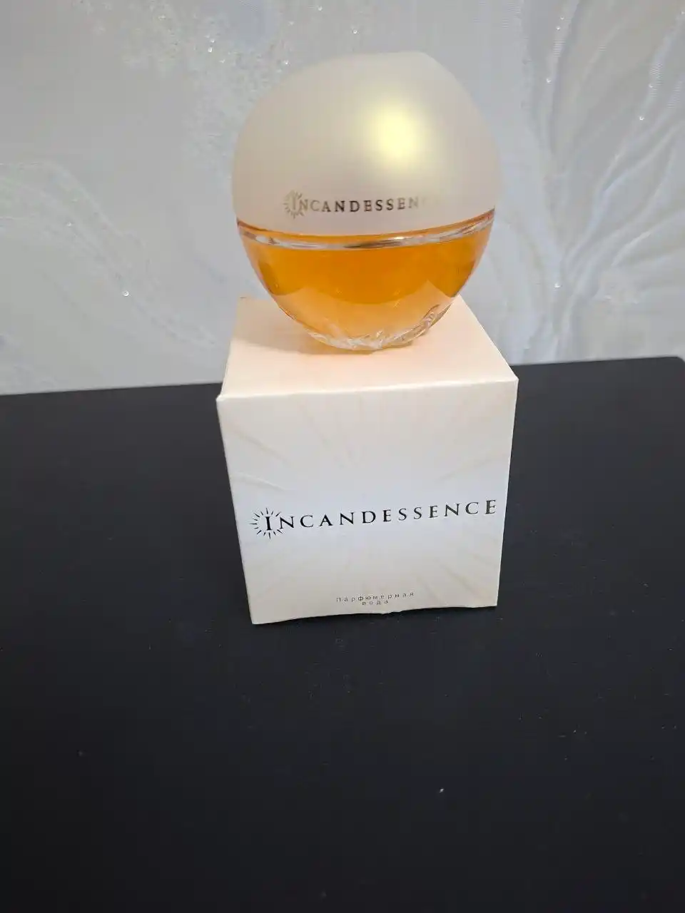 Avon Incandessence ayollar parfyumeriya suvi, quyoshli gulli uzoq saqlanuvchi ifor, 50 ml