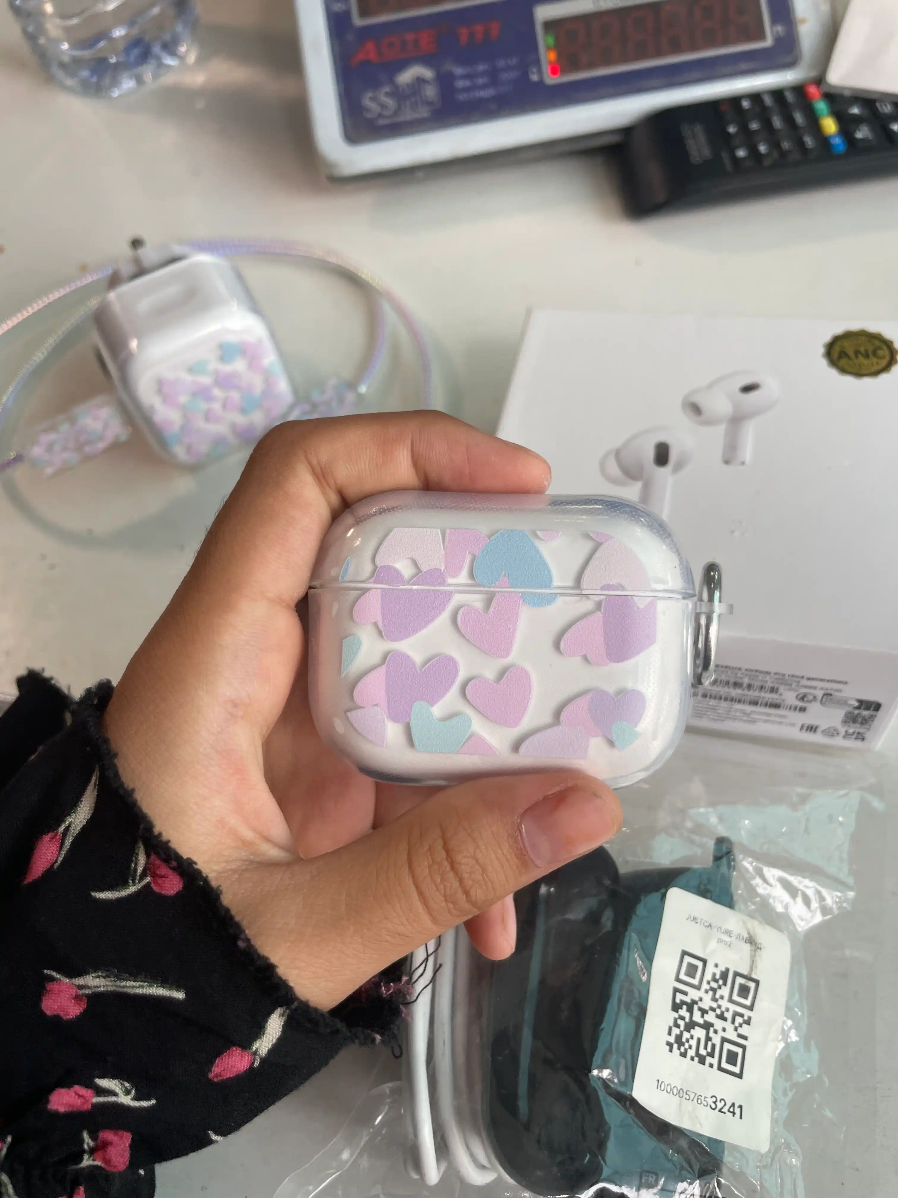 AirPods 1, 2 / Pro, 3, 4 simsiz quloqchinlar uchun g'ilof, yurak nashri bilan