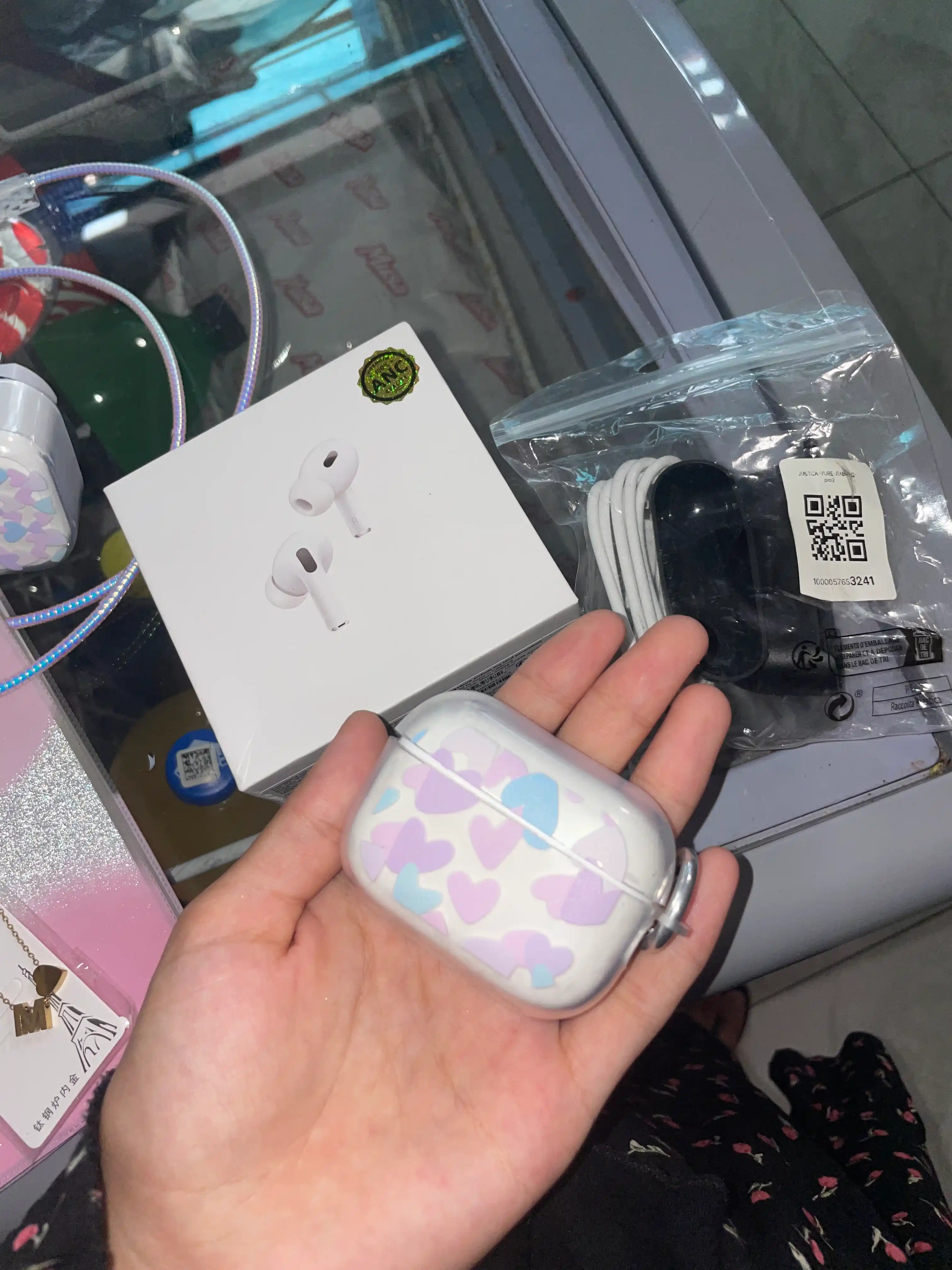 AirPods 1, 2 / Pro, 3, 4 simsiz quloqchinlar uchun g'ilof, yurak nashri bilan