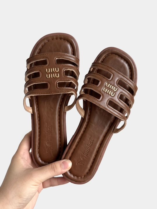Ayollar shippaklari, MIU MIU