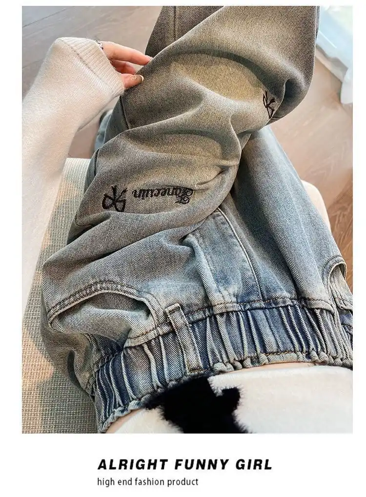 Ayollar uchun baland belli mom jeans – turli rangdagi denim shimlar, jinsi shimlar