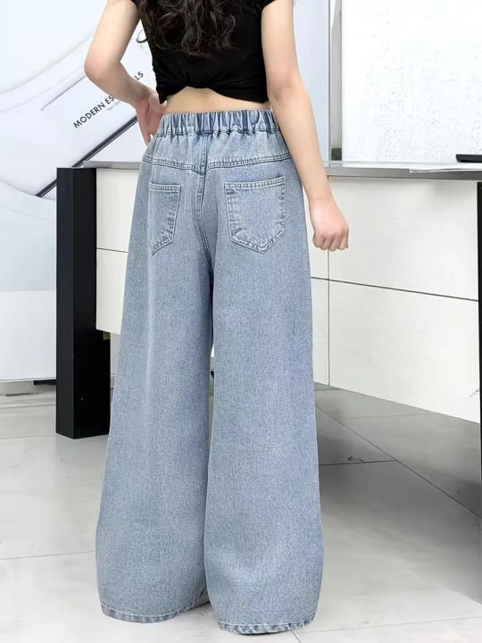 Ayollar uchun baland belli mom jeans – turli rangdagi denim shimlar, jinsi shimlar