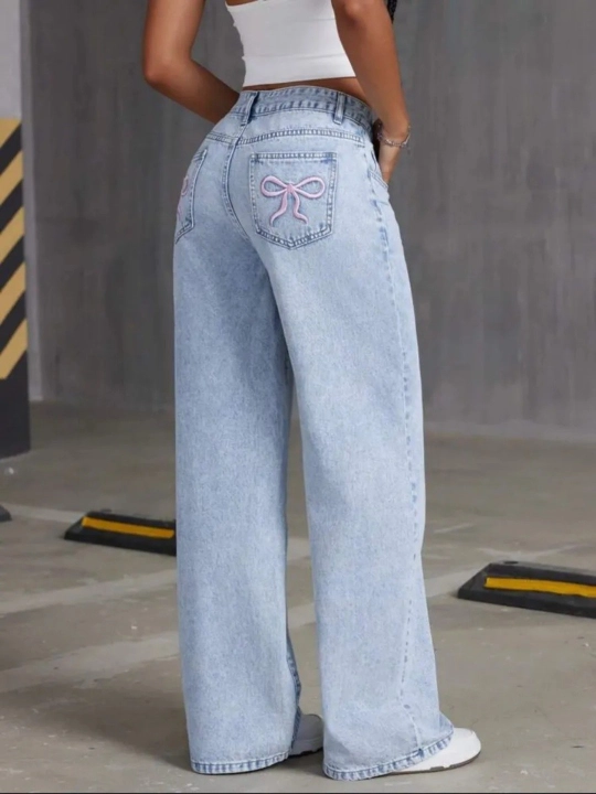 Ayollar uchun baland belli mom jeans – turli rangdagi denim shimlar, jinsi shimlar