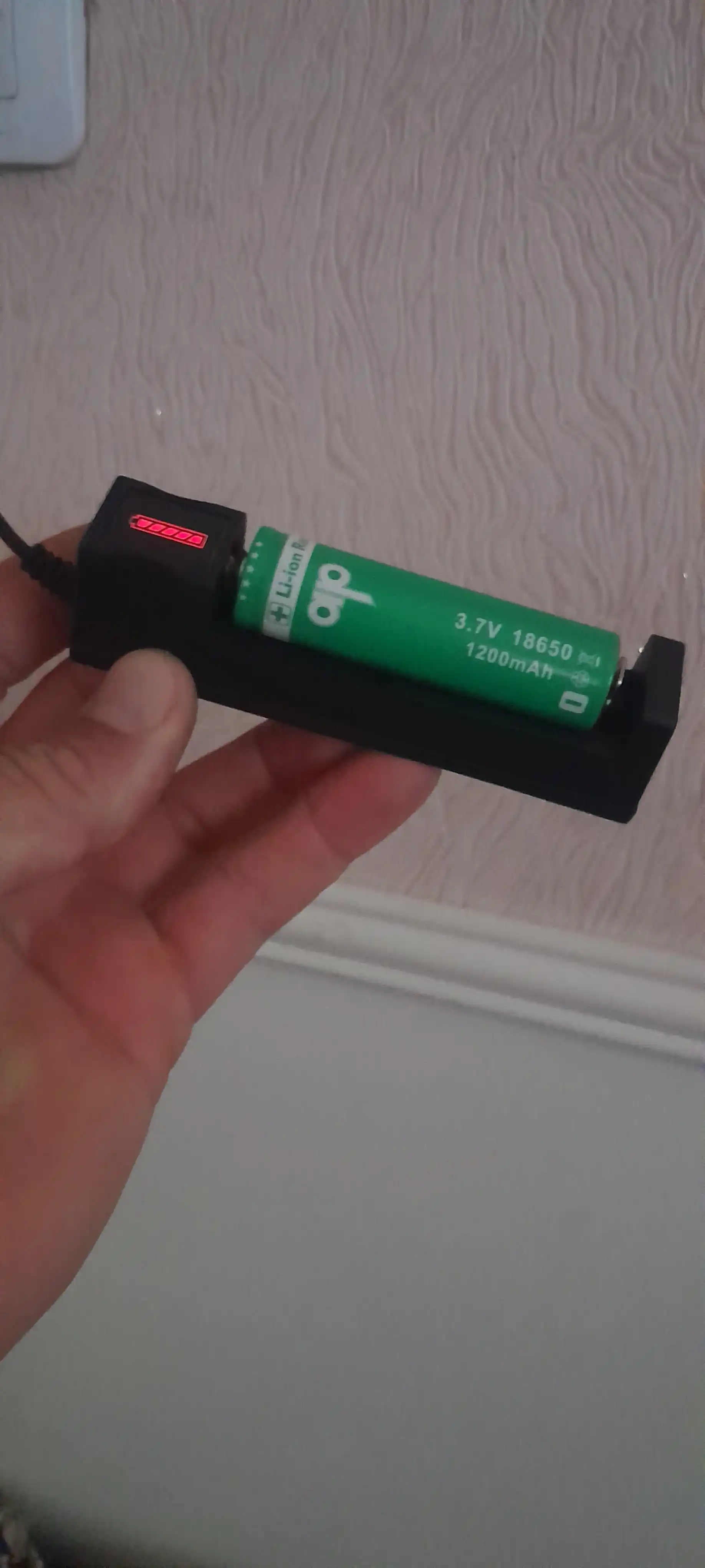 18650 TG-188 akumulyator batareyalari uchun USB zaryadlovchi