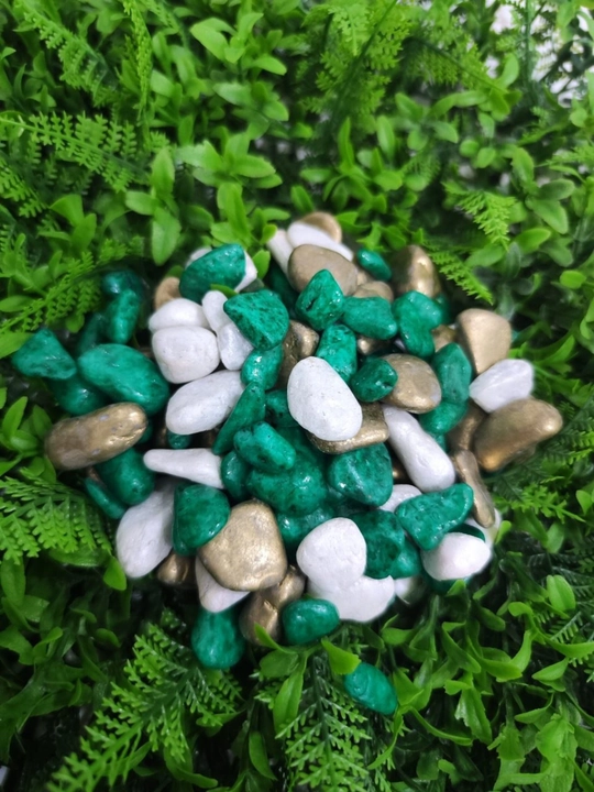 Akvarium, kashpo, gullar va interyer uchun dekorativ rangli toshlar, tabiiy shag‘al