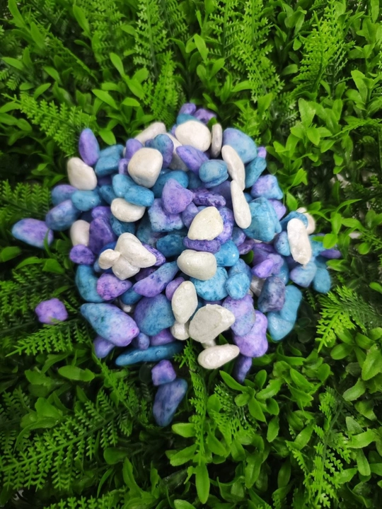 Akvarium, kashpo, gullar va interyer uchun dekorativ rangli toshlar, tabiiy shag‘al