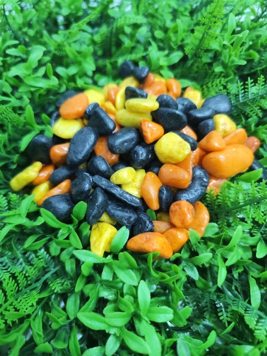 Akvarium, kashpo, gullar va interyer uchun dekorativ rangli toshlar, tabiiy shag‘al