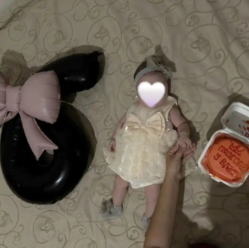 Kotta shar raqam, 32D, 78sm, krem va qora rangda, pushti bantik bilan, havo pufagi,bayram