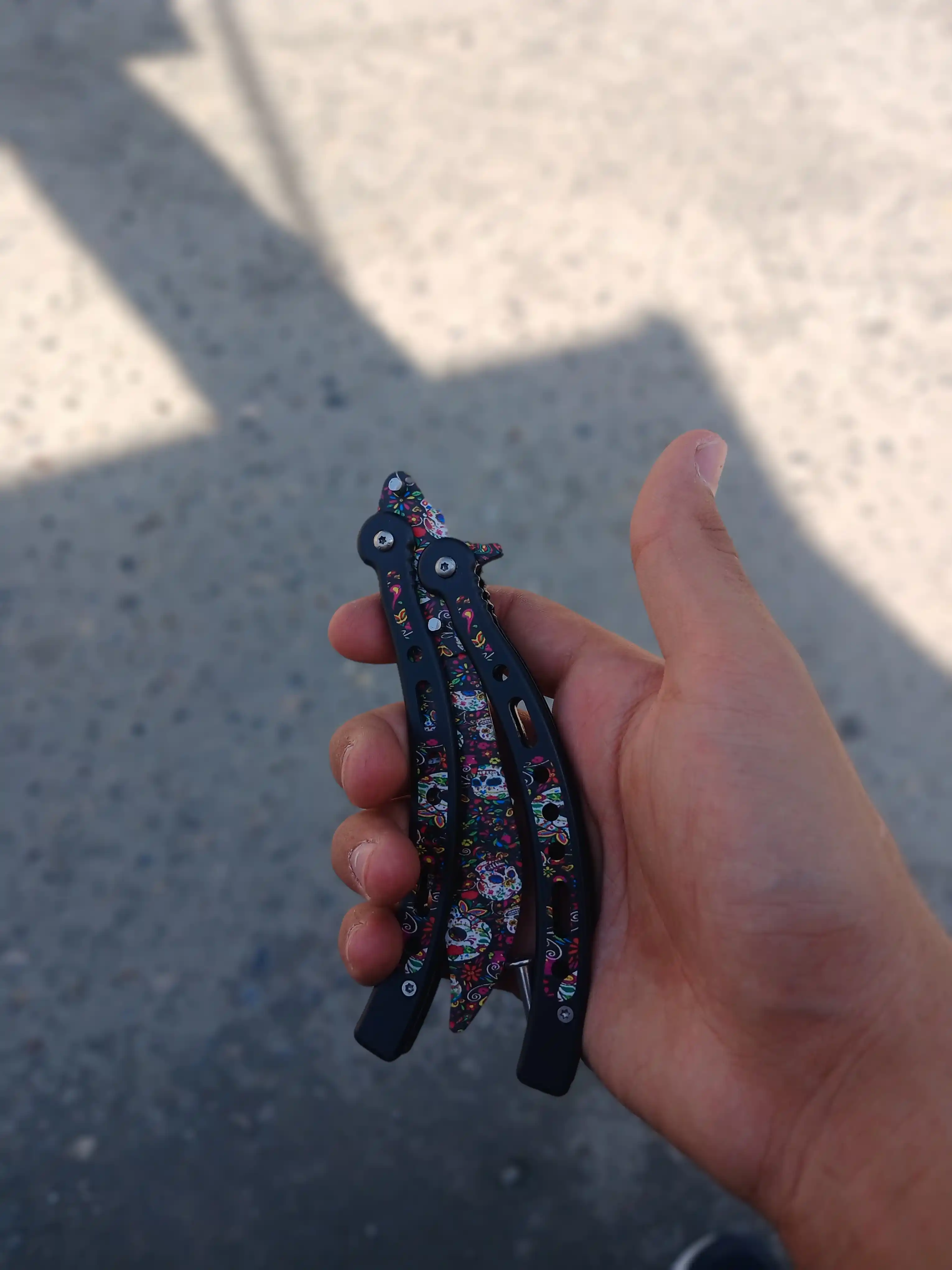 Metall tutqichli yig'iladigan kapalak pichog'ini o'rgatish, CSGO butterfly