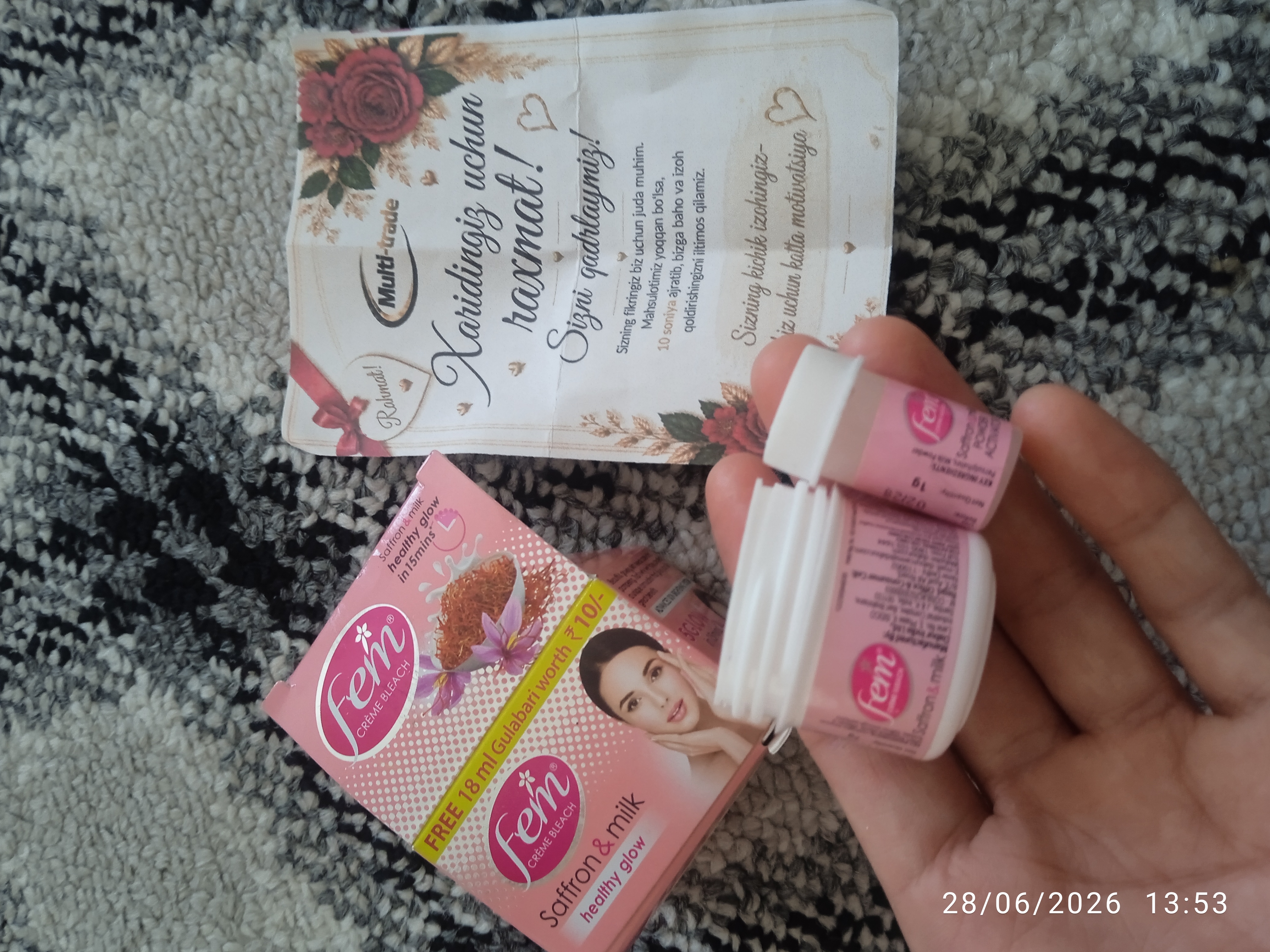 Fem Saffron & Milk oqartiruvchi krem, yuz va qosh tuklarini oqartirish uchun 8 gram