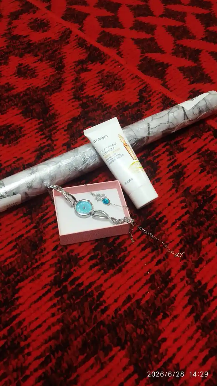 Ayollar uchun nafis bijuteriya tuplami - soat va bilaguzuk