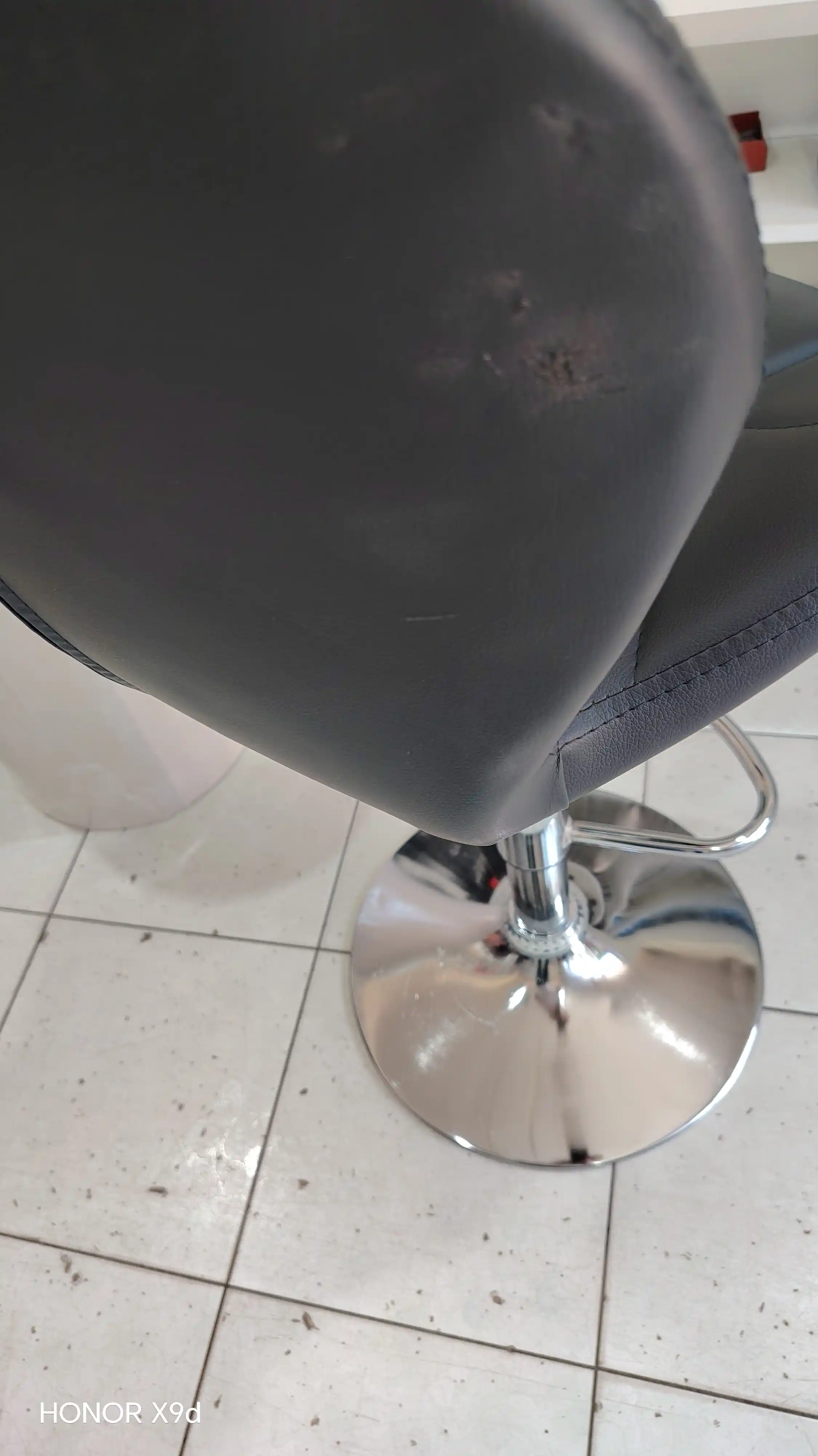 Oshxona stuli, bar stuli, suyanchiqli, 360° ga aylanadigan, balandligi bo‘yicha sozlanadigan 