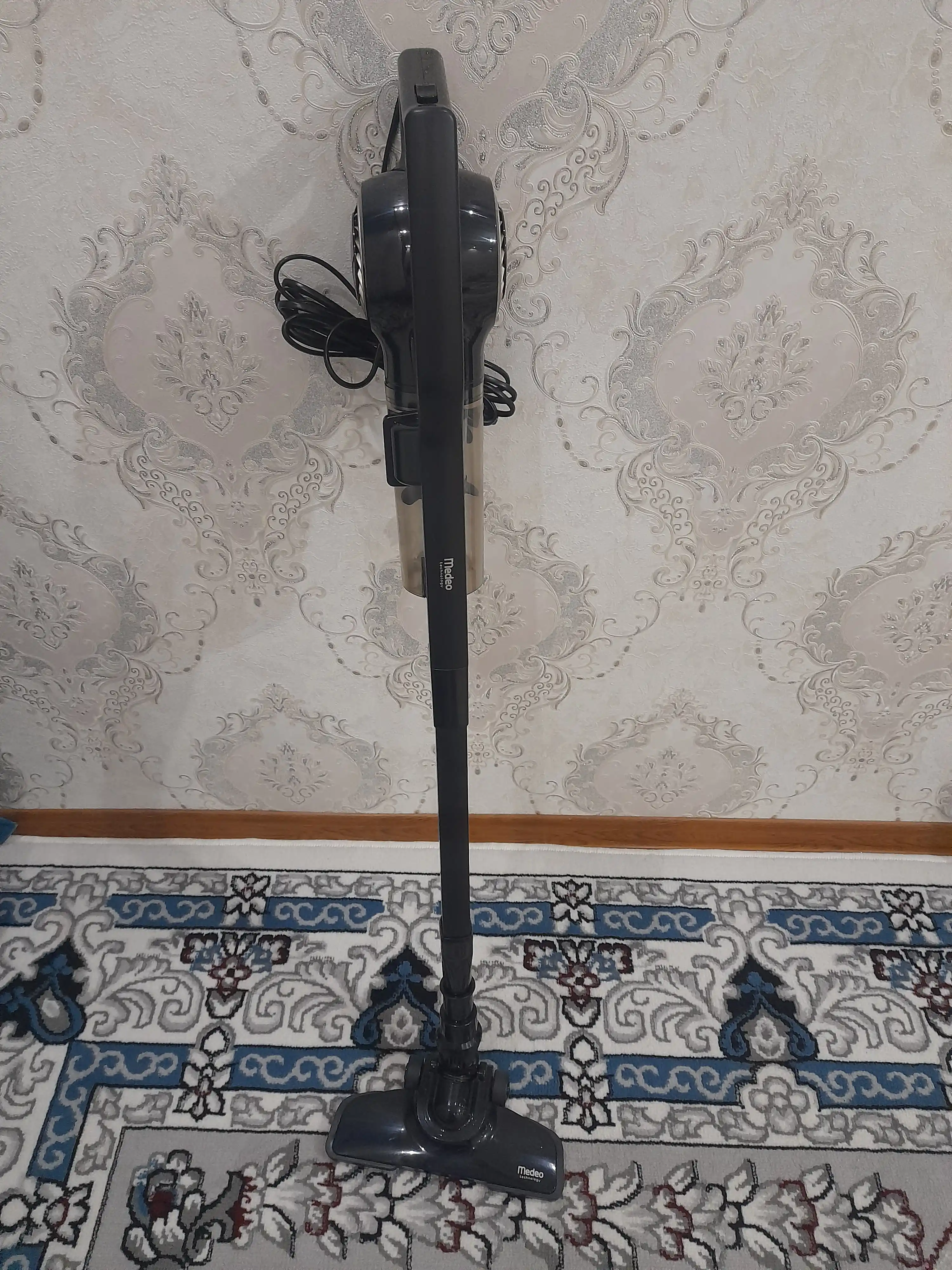 Вертикальный пылесос Medeo-70A