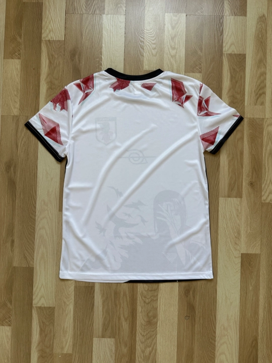 Naruto Itachi Uchiha uslubidagi futbolka, Yaponiya terma jamoasi dizayni