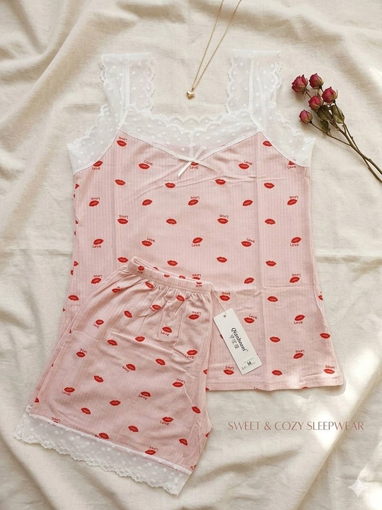 Пижама женская с шортами и майкой, домашний комплект одежды с принтом, поцелуи и губы - 