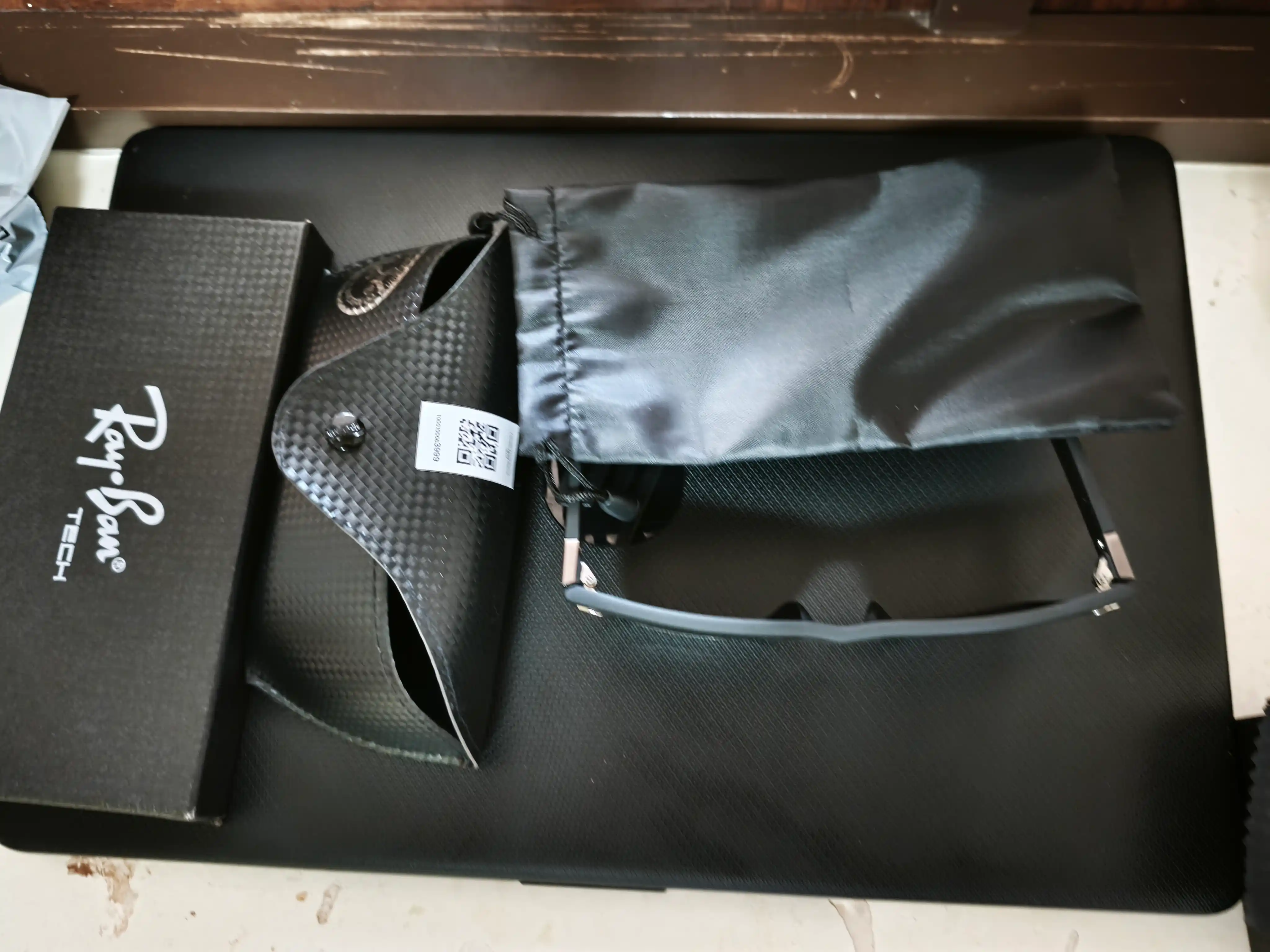 Солнцезащитные очки Ray-Ban Polarized – Unisex, UV400 комплект (коробка и документы)