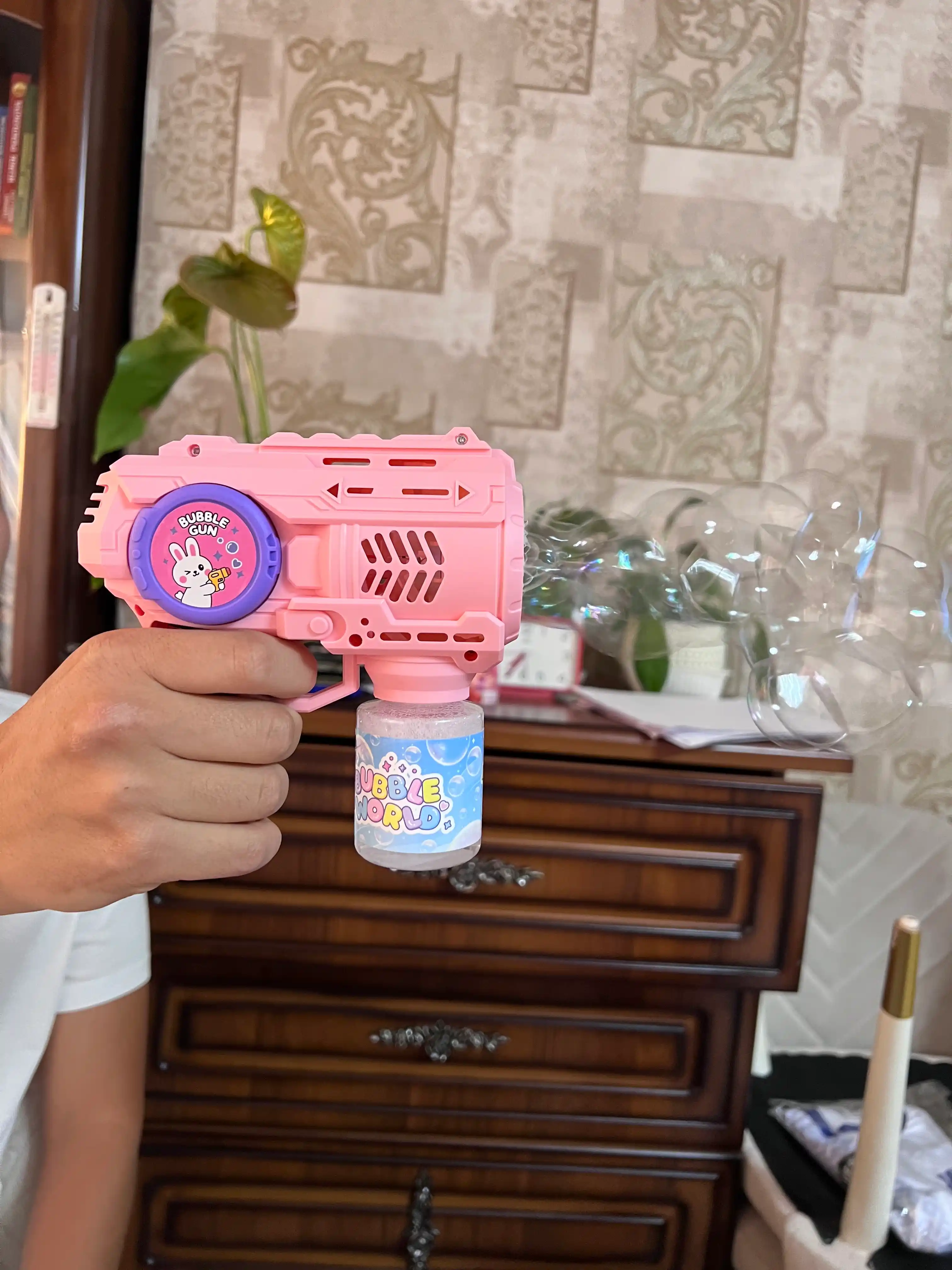 Автоматический пистолет для мыльных пузырей Bubble Gun для детей