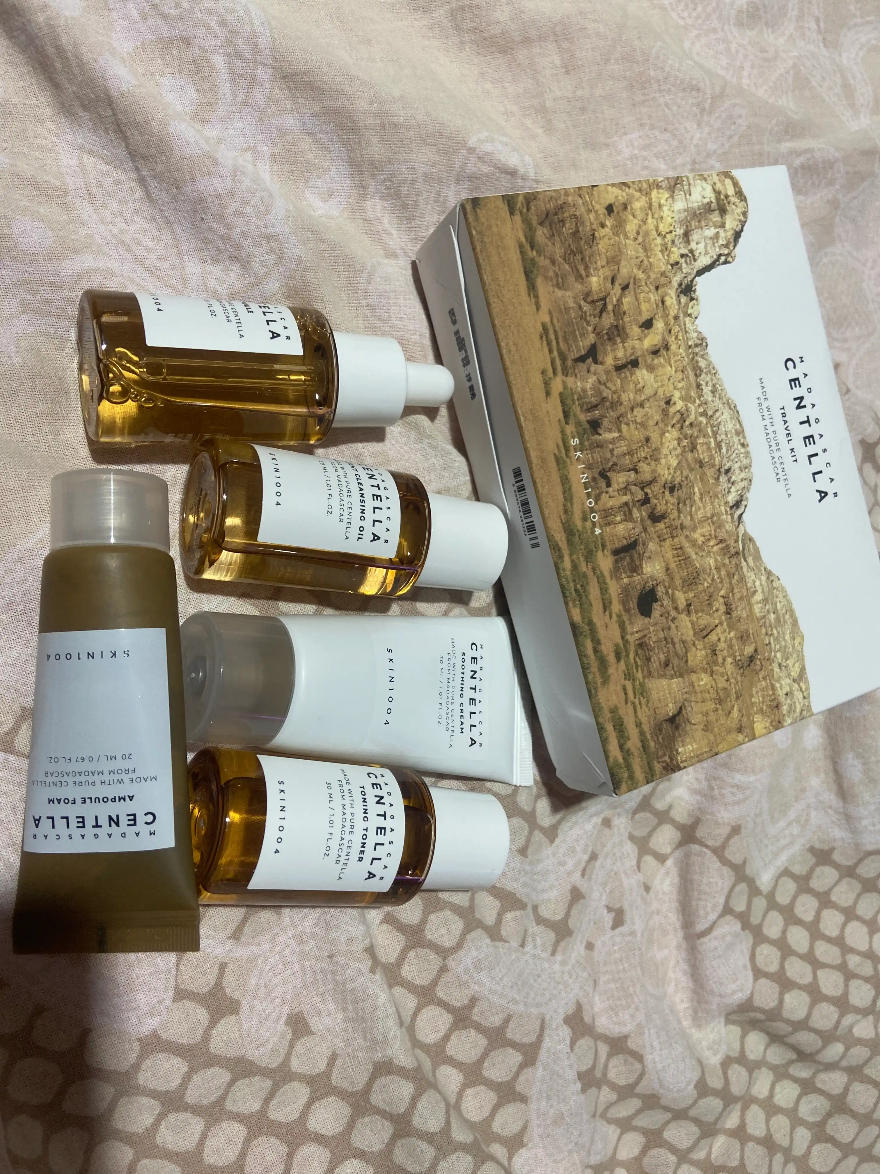 Sentella Yuz va uning parvarishi uchun kosmetika to'plami, Skin1004 Madagaskar Centella