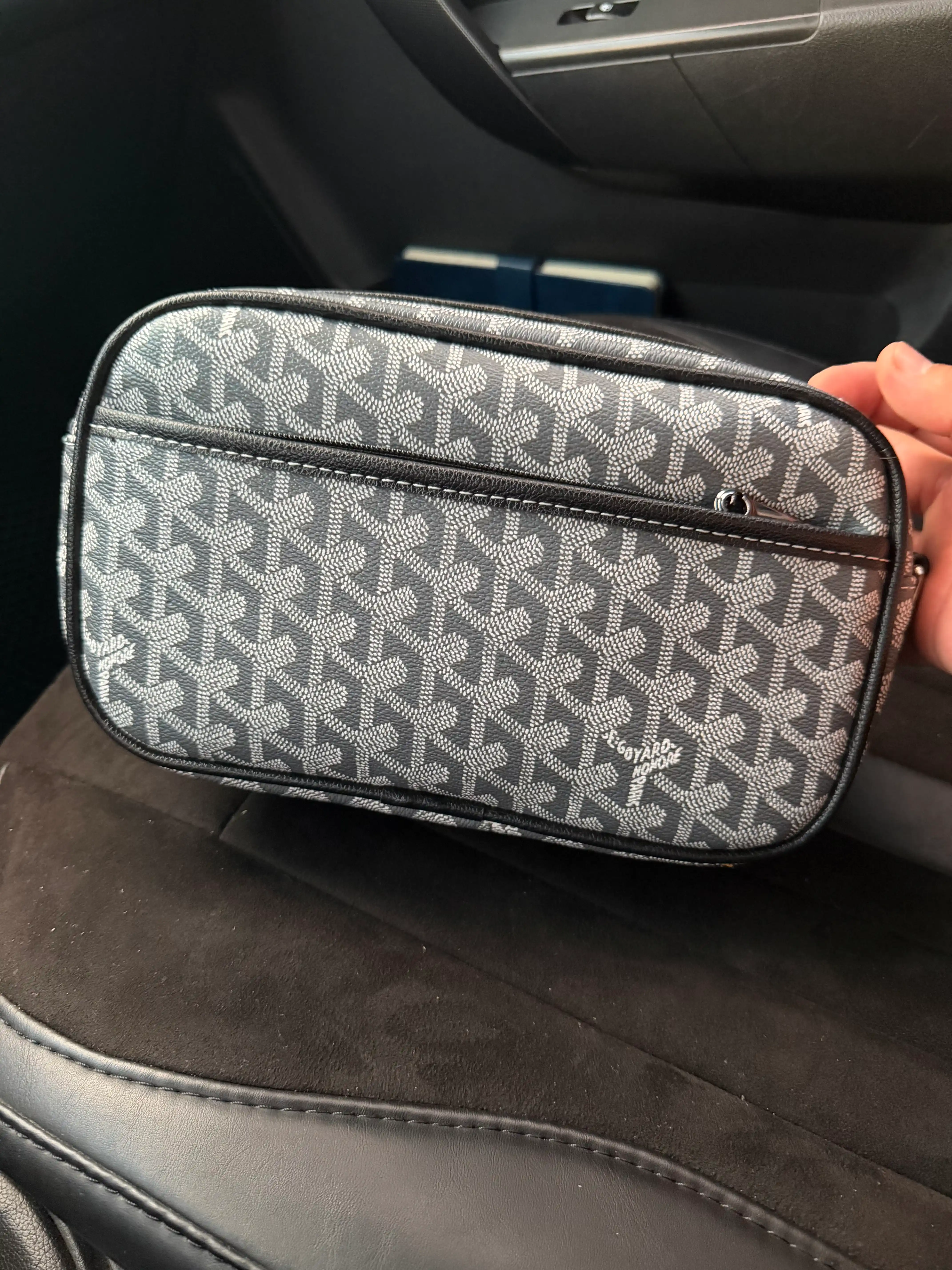 Erkaklar uchun barsetka, GOYARD eko-charmdan, yelkama