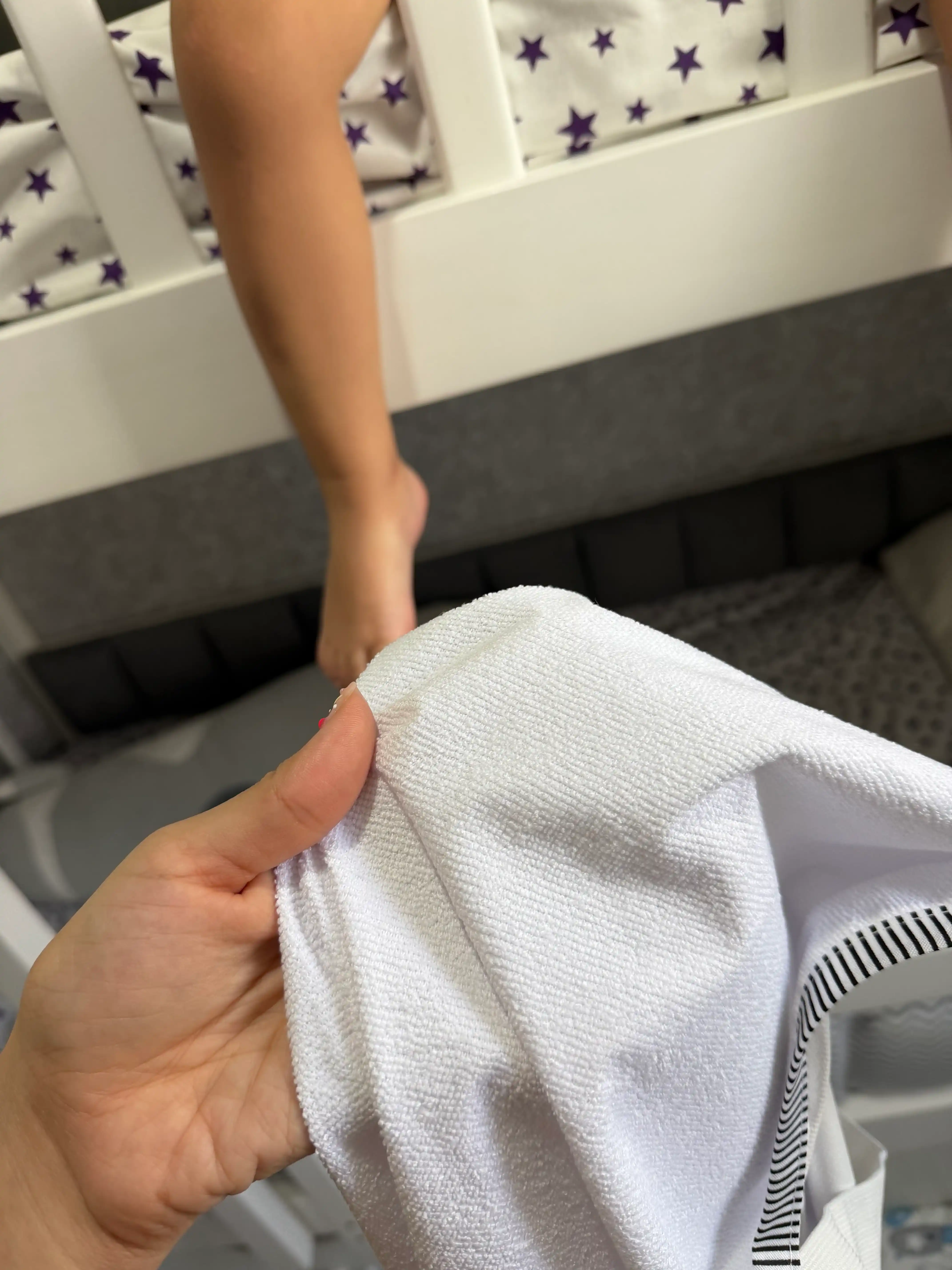 Suv o‘tkazmaydigan namatrasnik Linens 90×200 sm, burchaklarda rezinkalar bilan himoya
