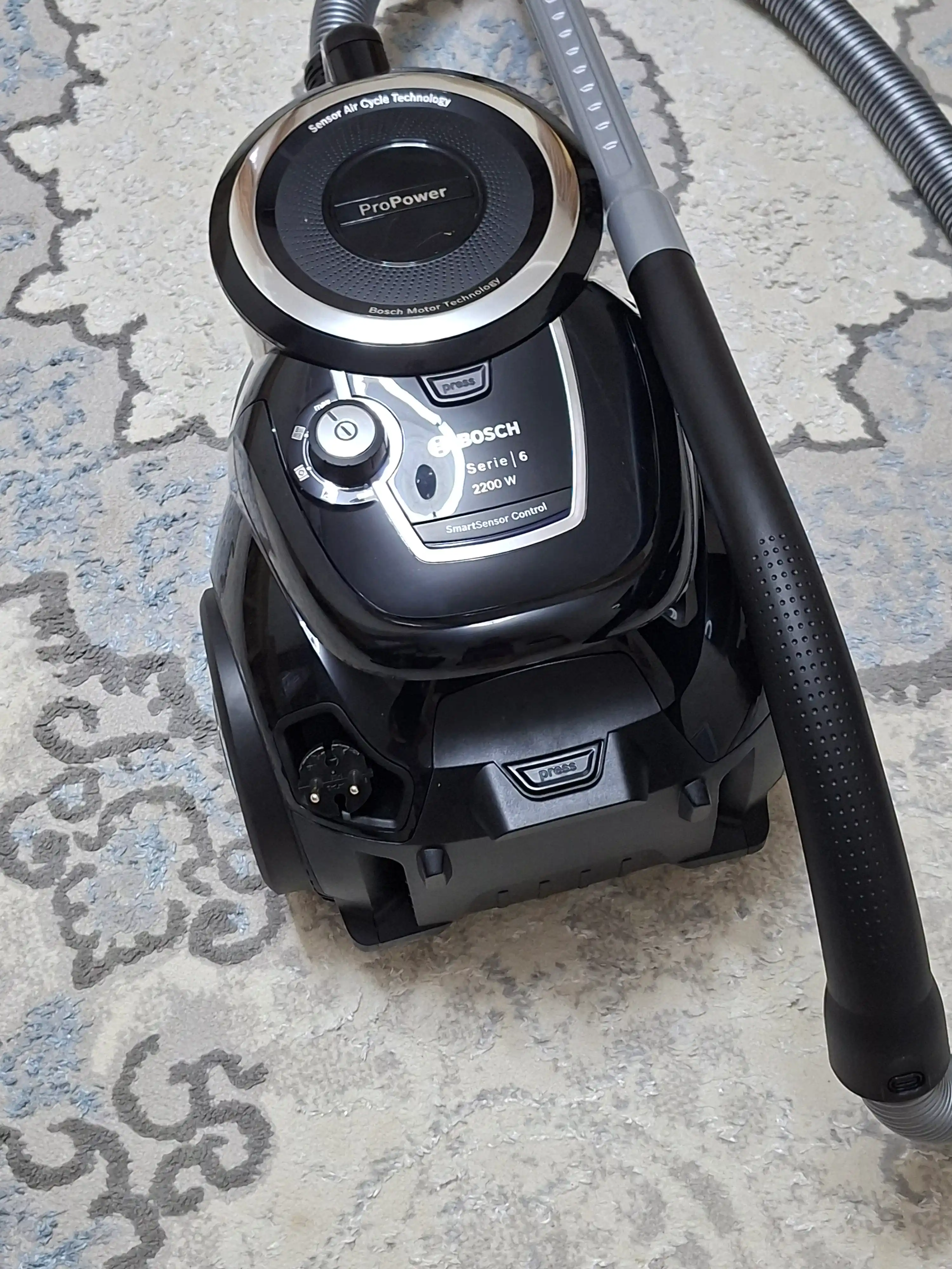 Пылесос BOSCH BGS412234