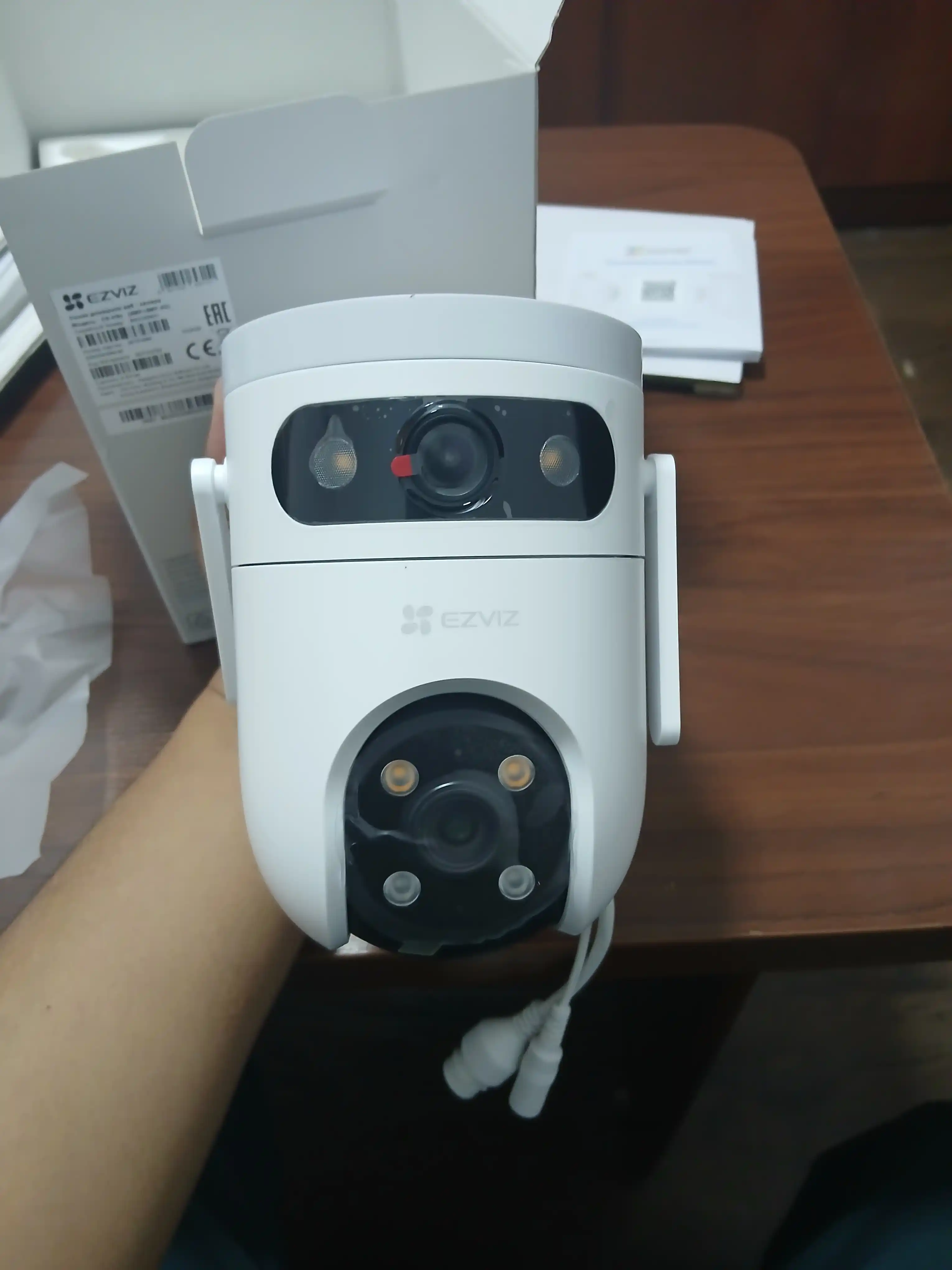 Ezviz kamera H9C 3k, 5+5, 4G va Wi-Fi qo"llap quvatlaydi, ikkala linza 5 Mp, rangli tasvir