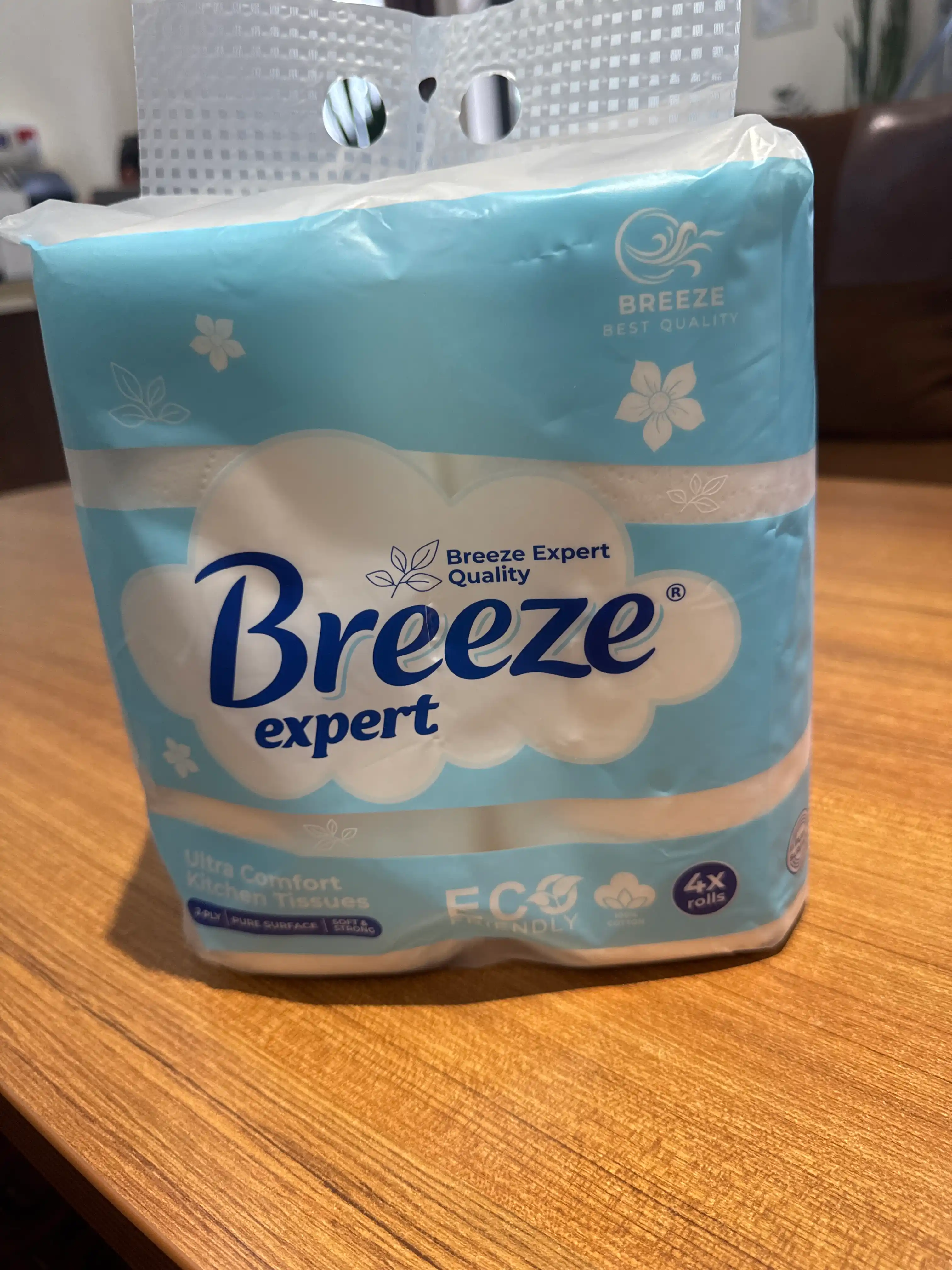 Бумажные полотенца 2-слойные, 4 рулона Premium Breeze Expert