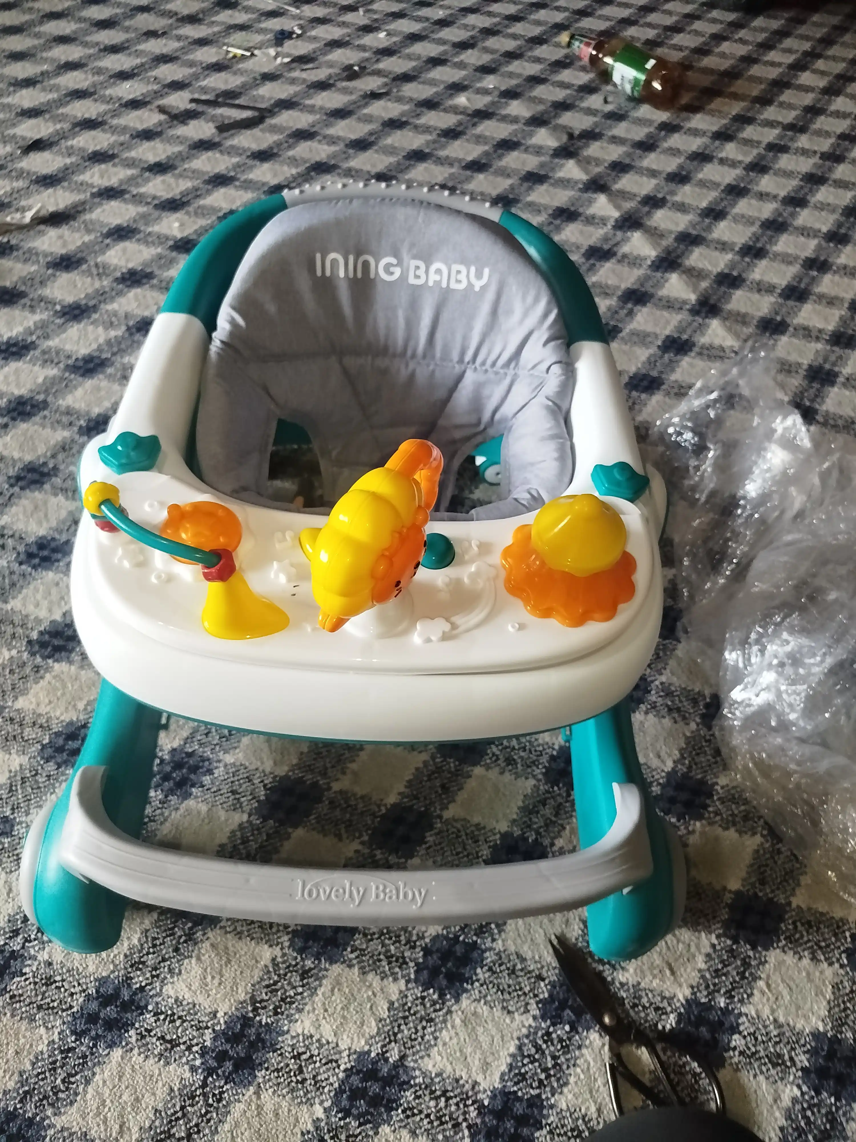 Xodunki bolalar uchun oyin paneli bilan