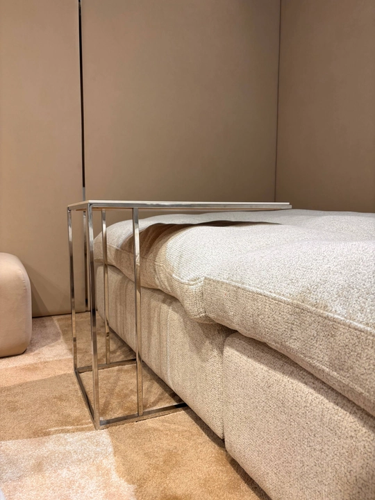 My Sofa’dan Marble divan yonidagi stolcha — har doim kerak bo‘ladigan sovg‘a 