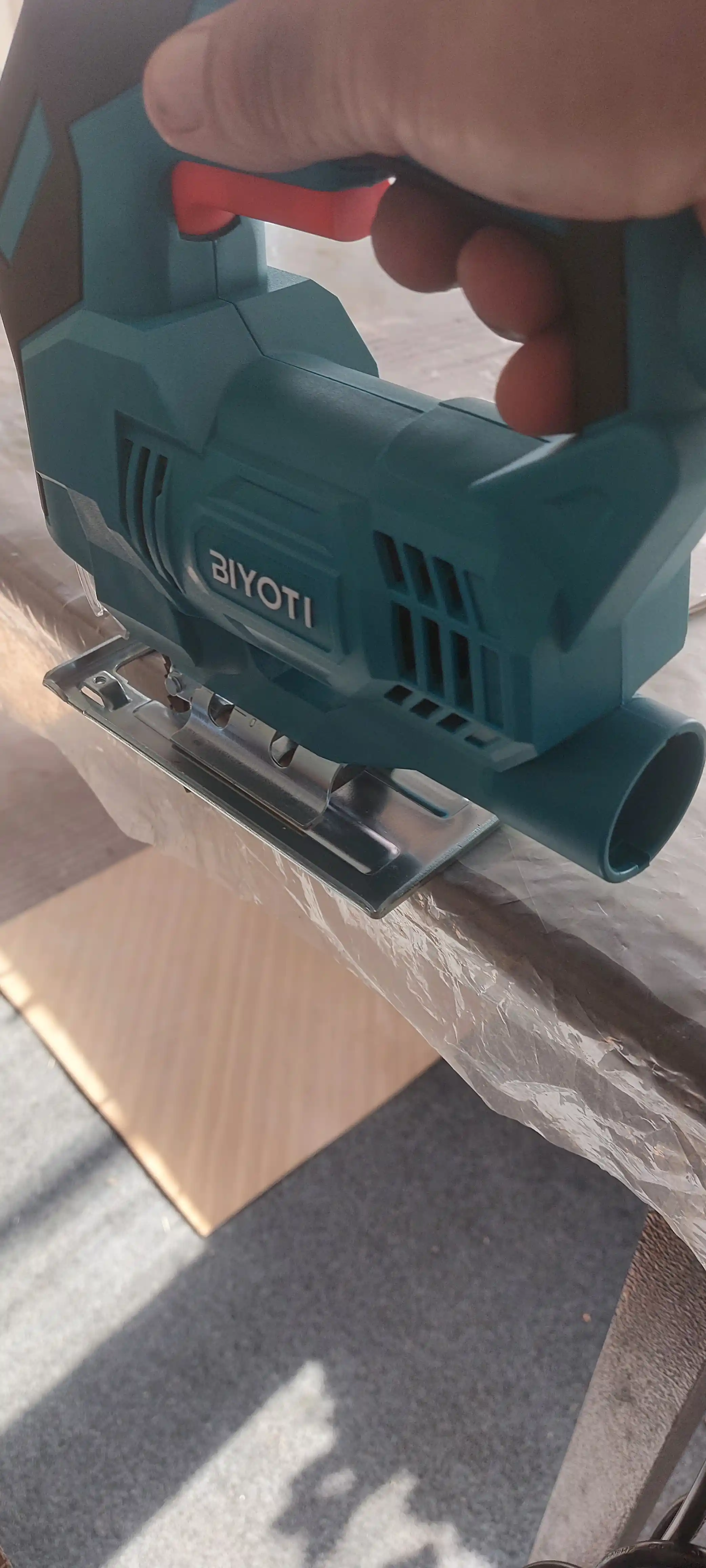 Elektr lobzik BIYOTI BYT-JS55D, 550 Vt, tezligini sozlash