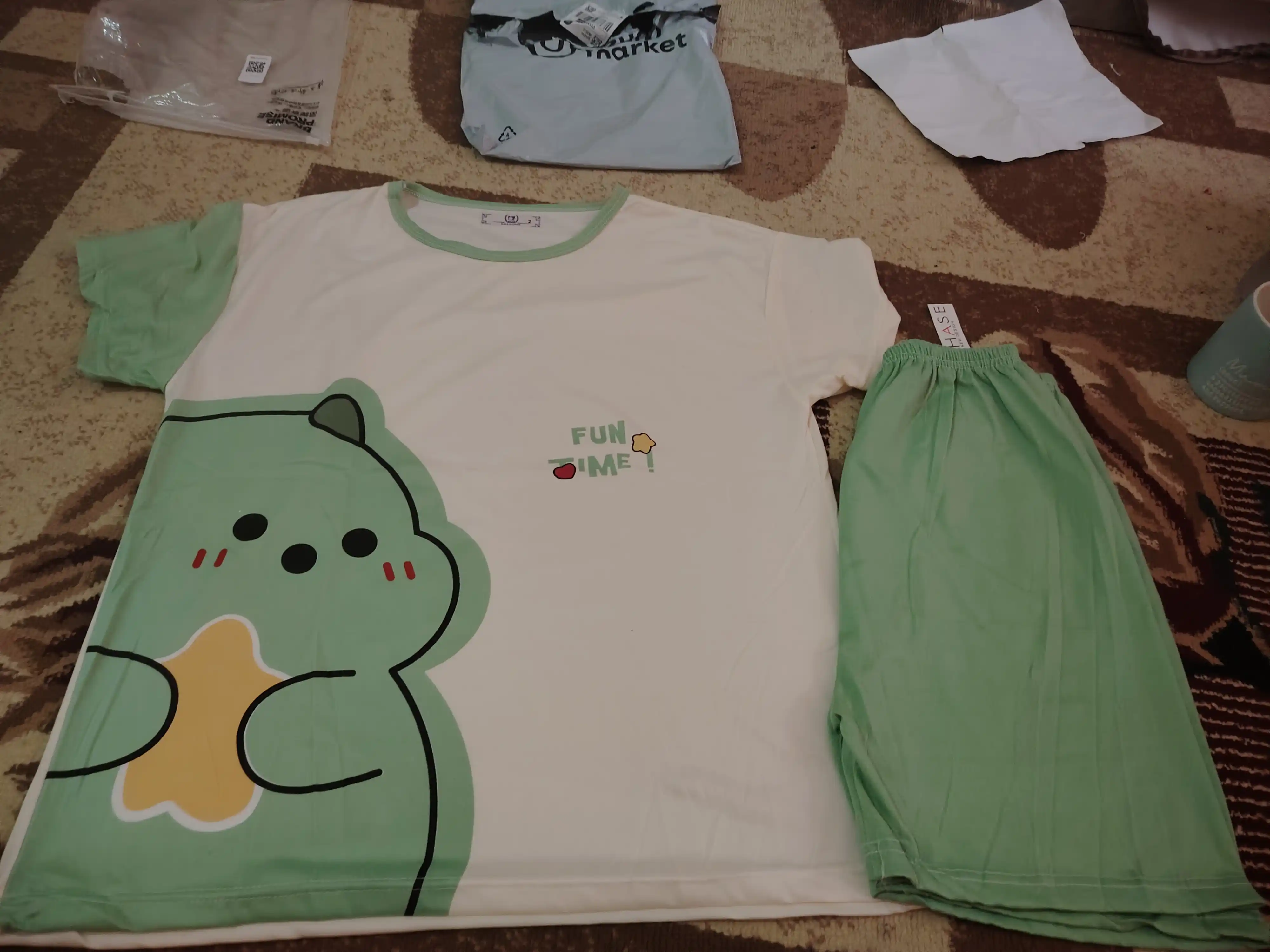 Ayollar va qizlar uchun pijama,komplekt futbolka va shortik, uy kiyimi
