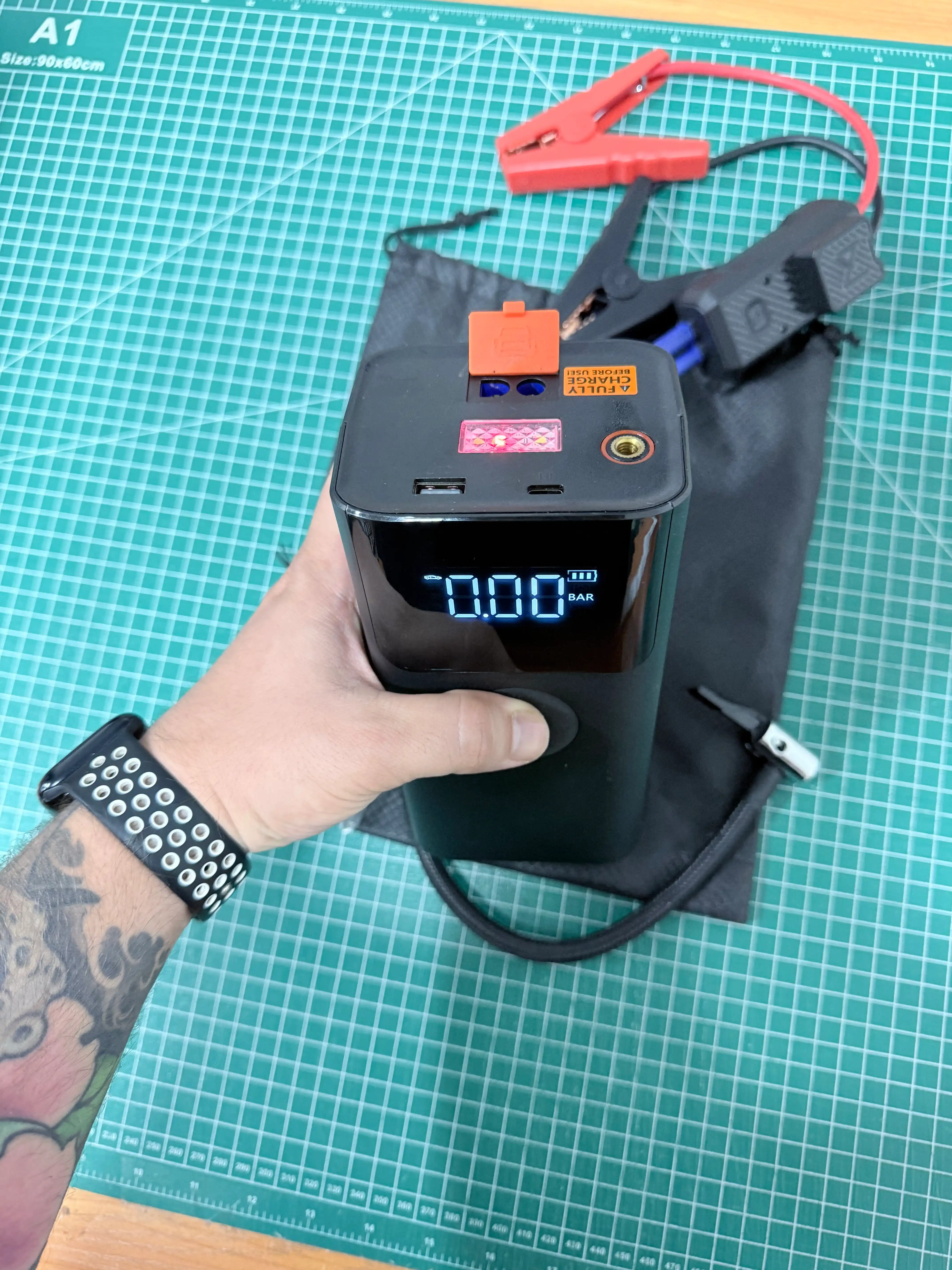 Пусковое устройство, прикуриватель, Powerbank авто Starter, компрессор, зарядка, фонарик