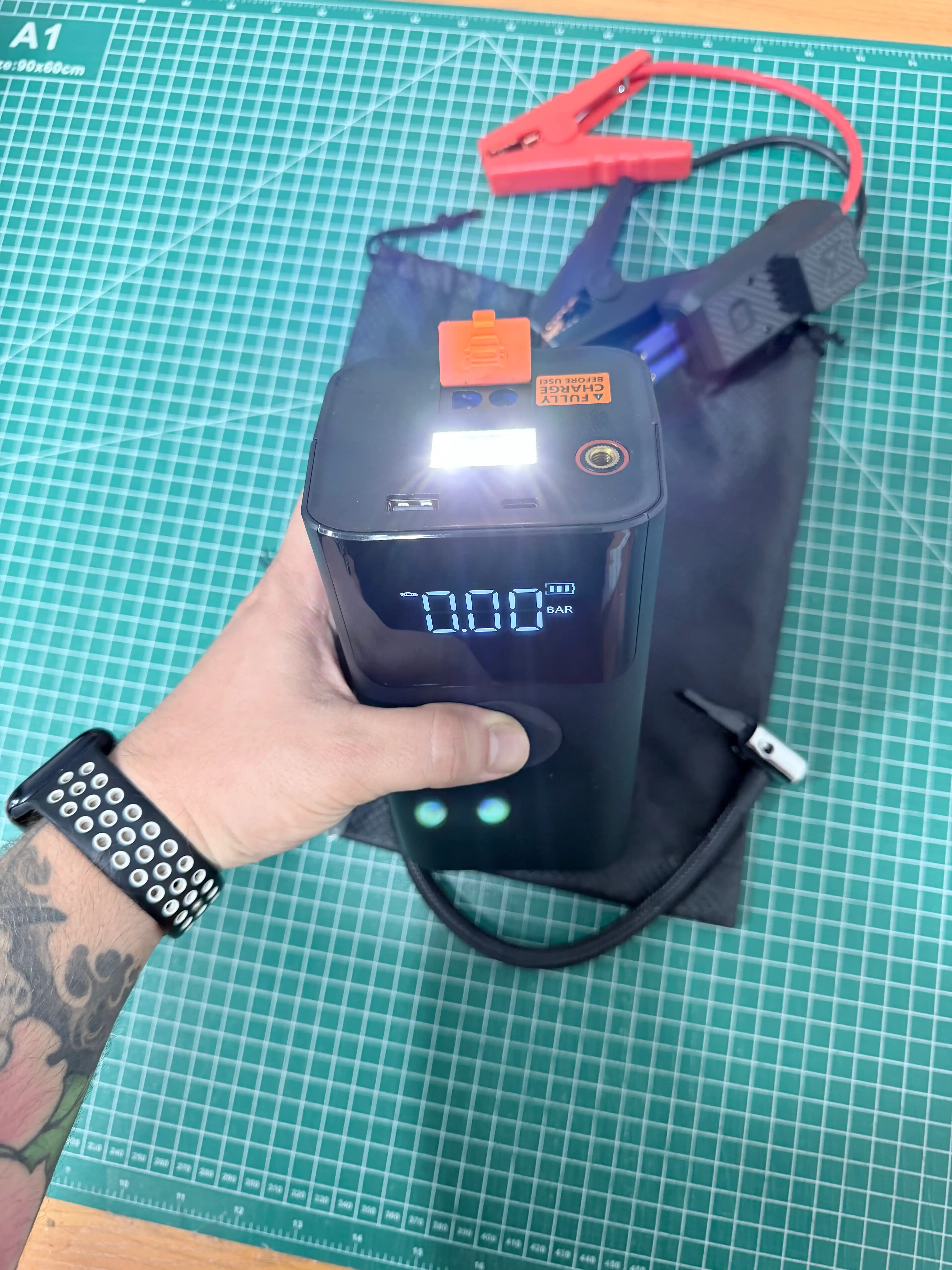 Пусковое устройство, прикуриватель, Powerbank авто Starter, компрессор, зарядка, фонарик