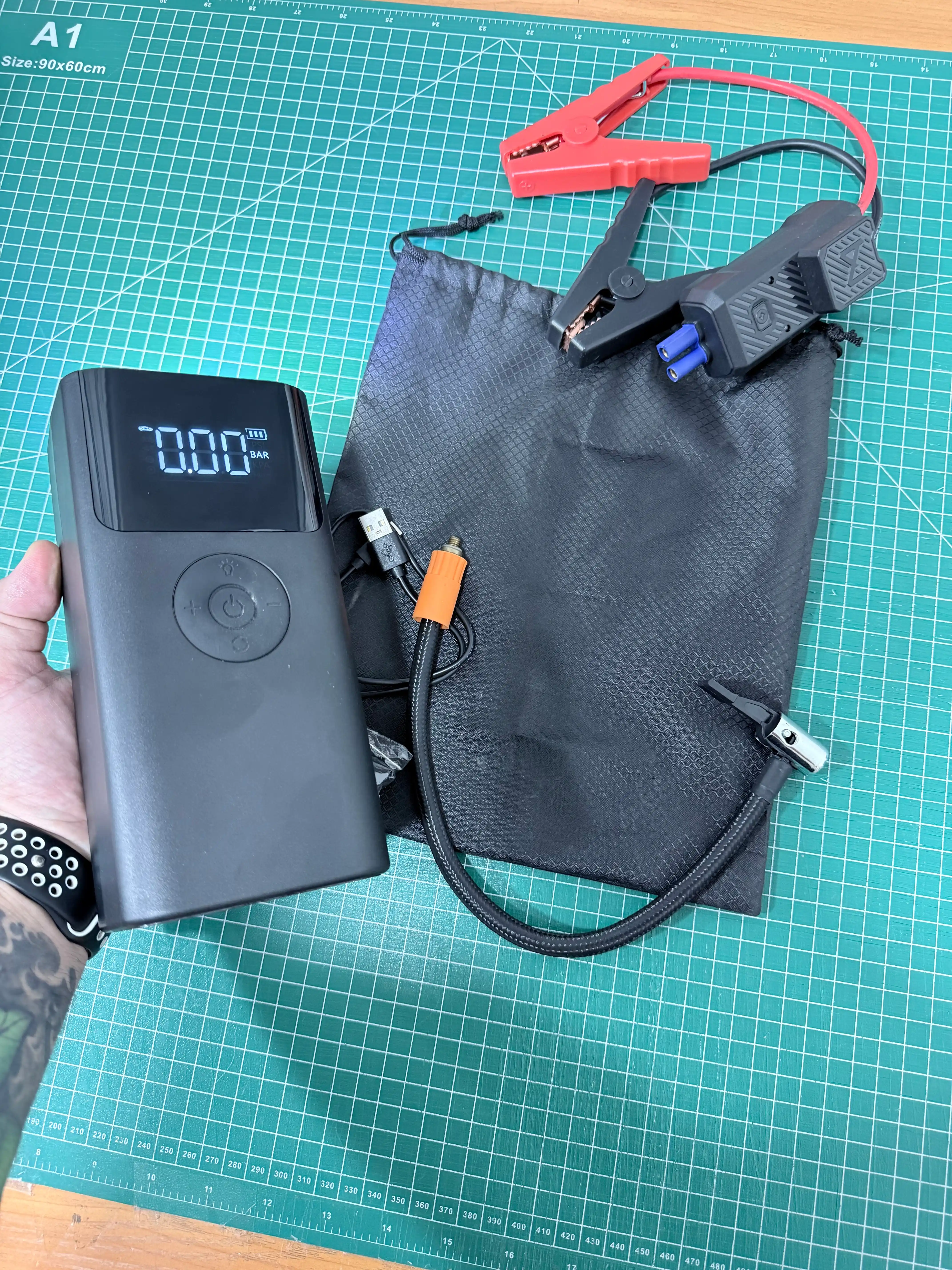 Пусковое устройство, прикуриватель, Powerbank авто Starter, компрессор, зарядка, фонарик