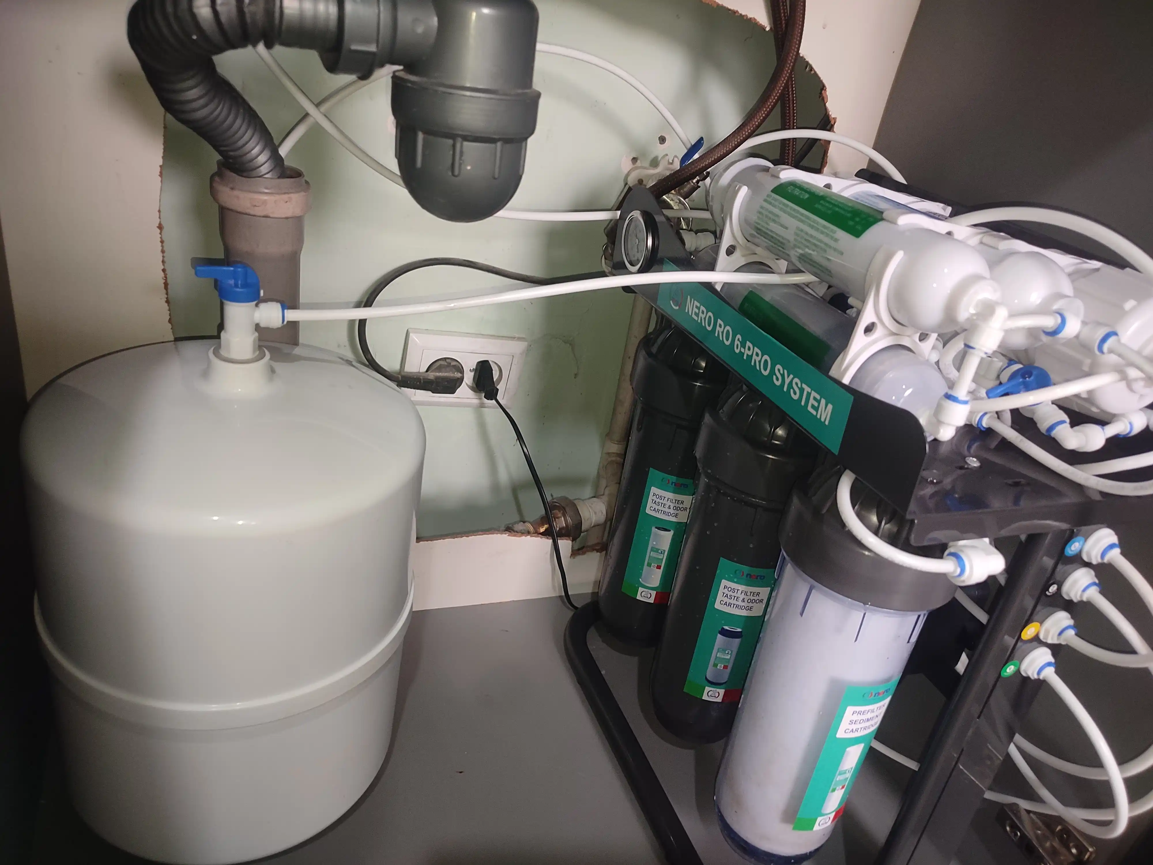 Nero RO 7-Pro mineralizator va 7 bosqichli tozalash tizimiga ega teskari osmos filtri