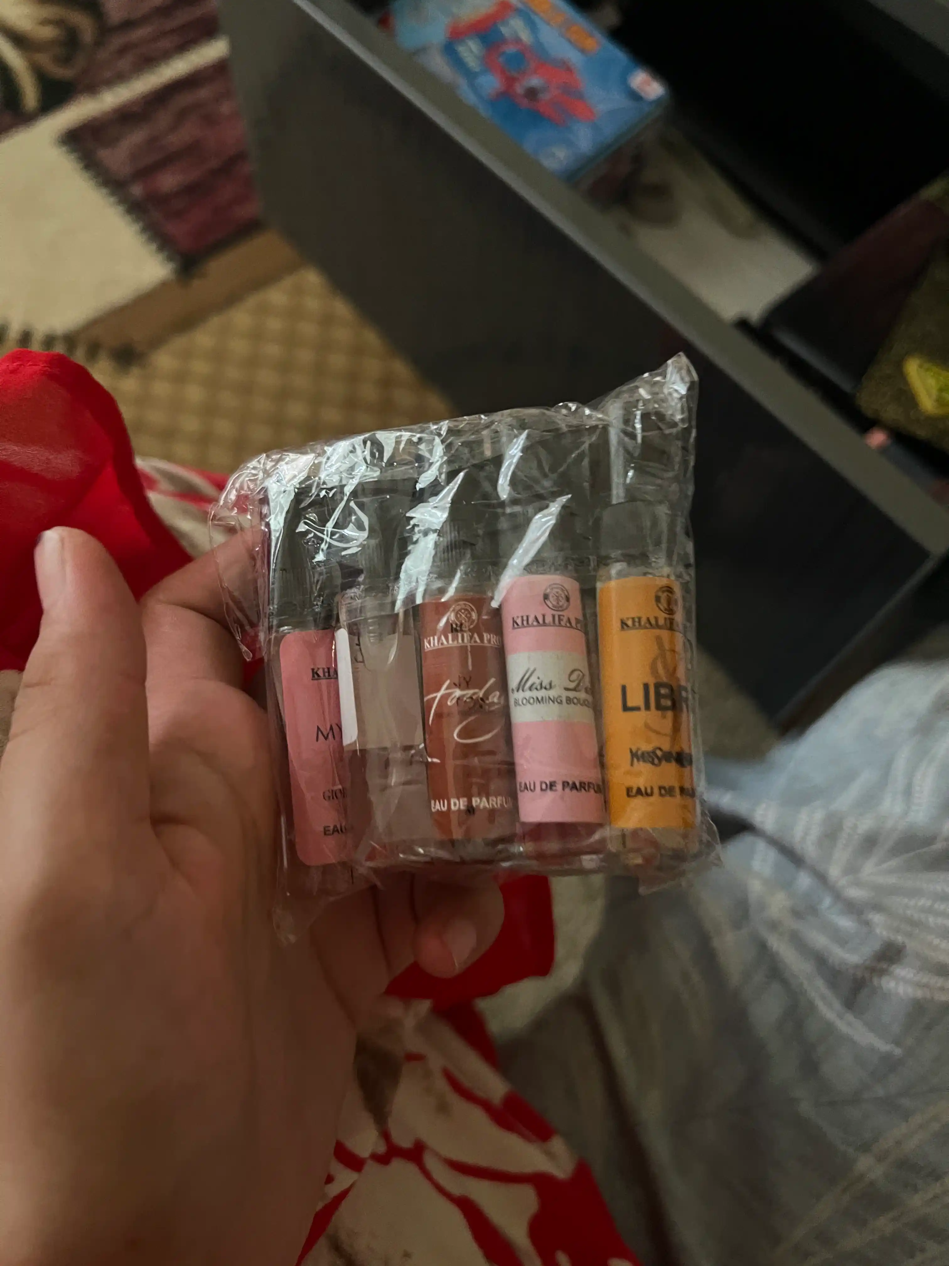 Atirlar ayollar uchun nabor Libre, Lost Cherry, Miss Dior, My Way, Today, Cherish, Versace