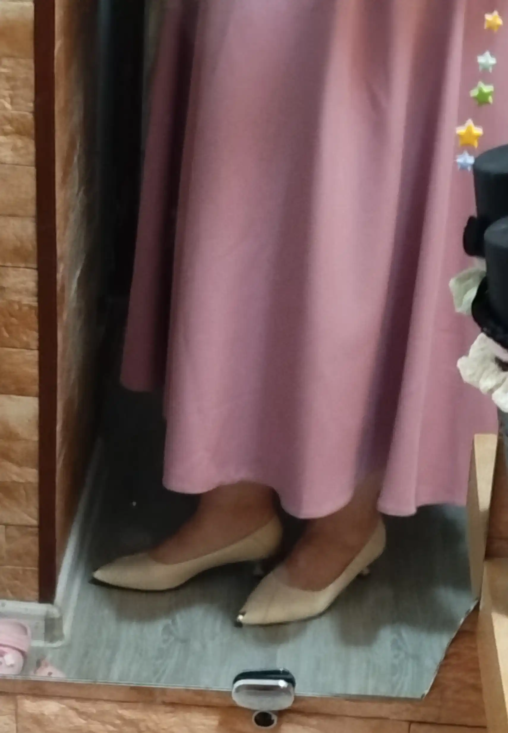 Klassik, nafis ayollar baland poshnali tuflilari, past poshnali tuflilar, tuflilar